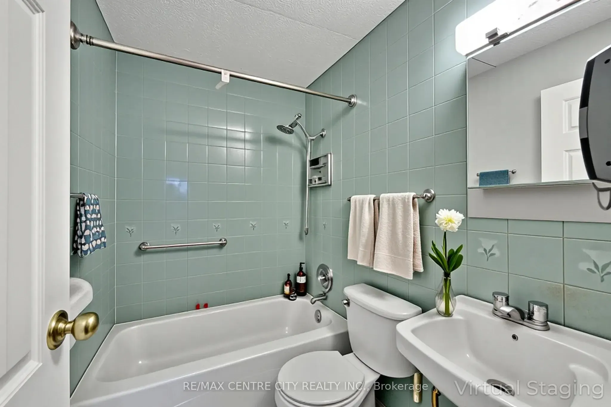 1825 Whitney Street, #307