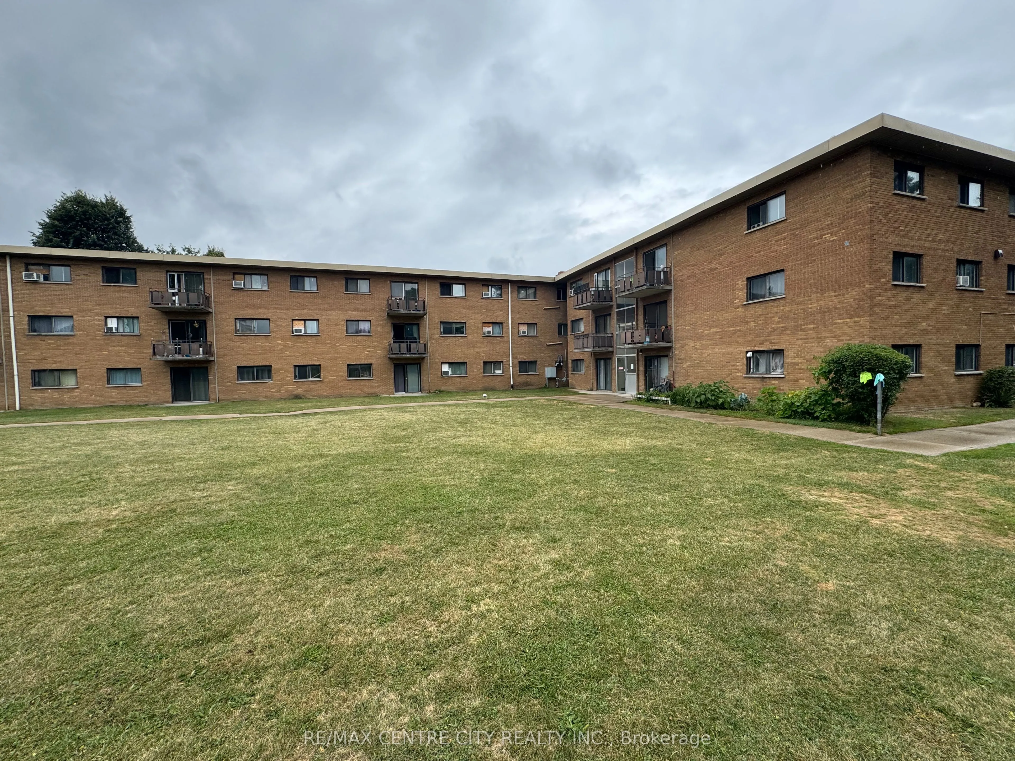 1825 Whitney Street, #307