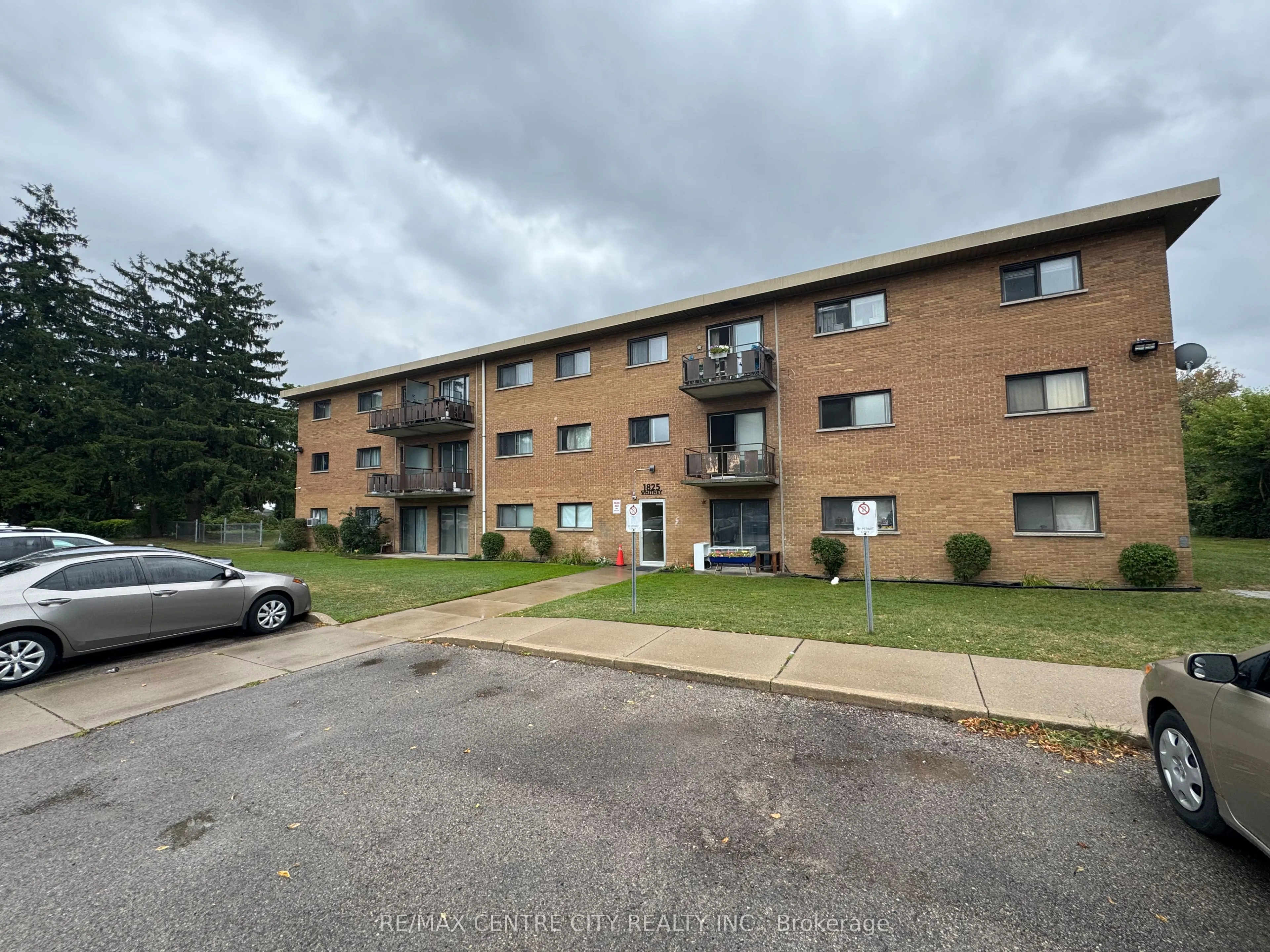 1825 Whitney Street, #307