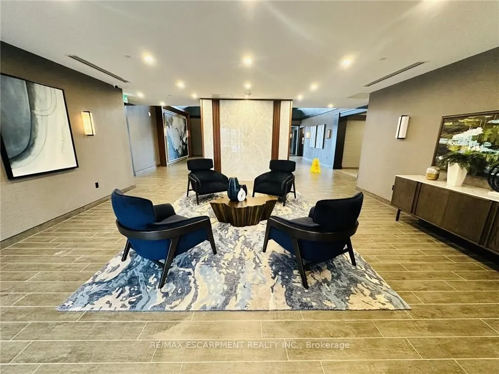 470 Dundas Street E, #601