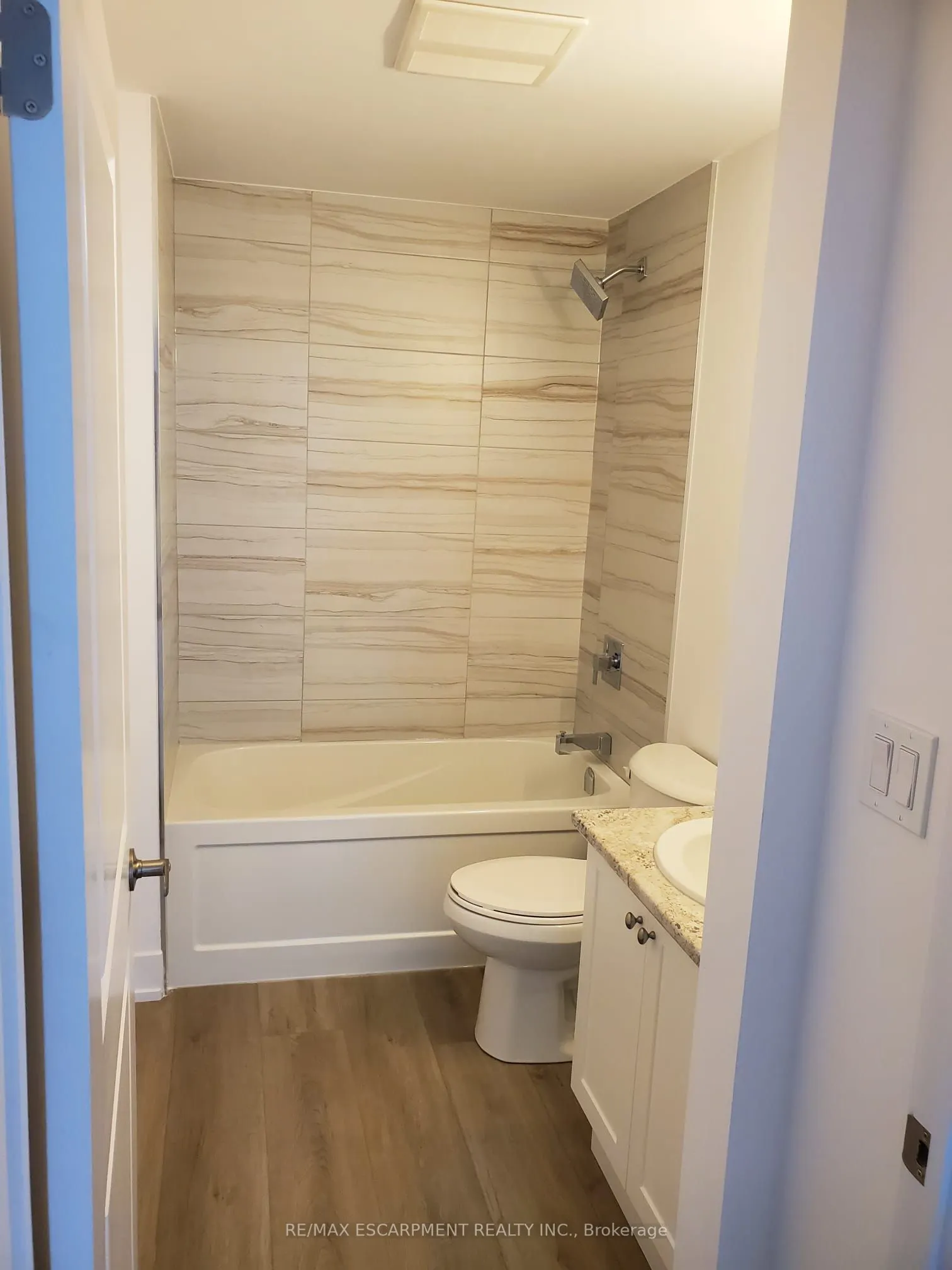 470 Dundas Street E, #601