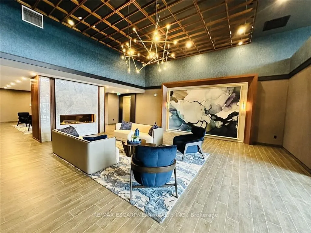 470 Dundas Street E, #601
