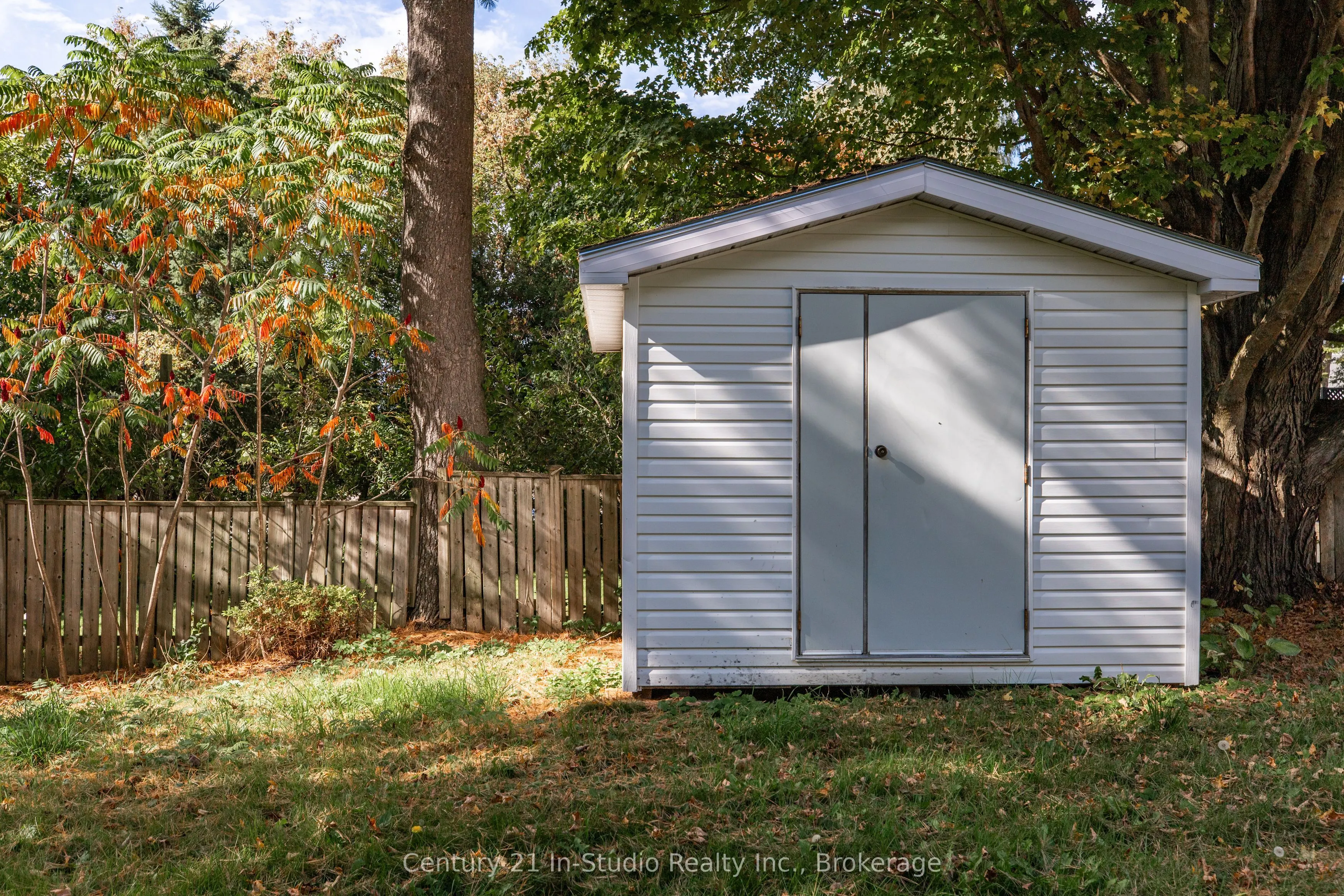 26 Wellington Avenue S