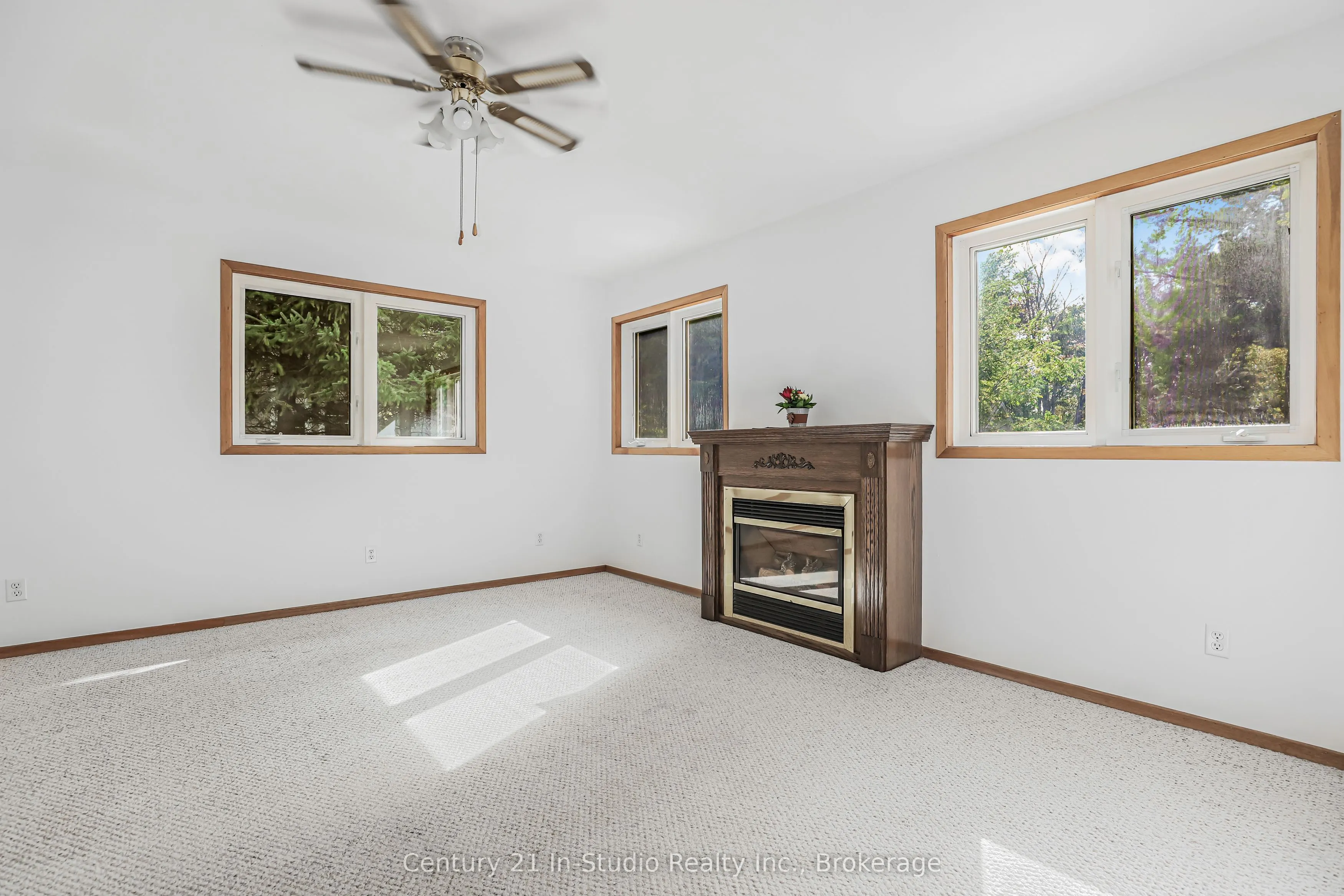 26 Wellington Avenue S