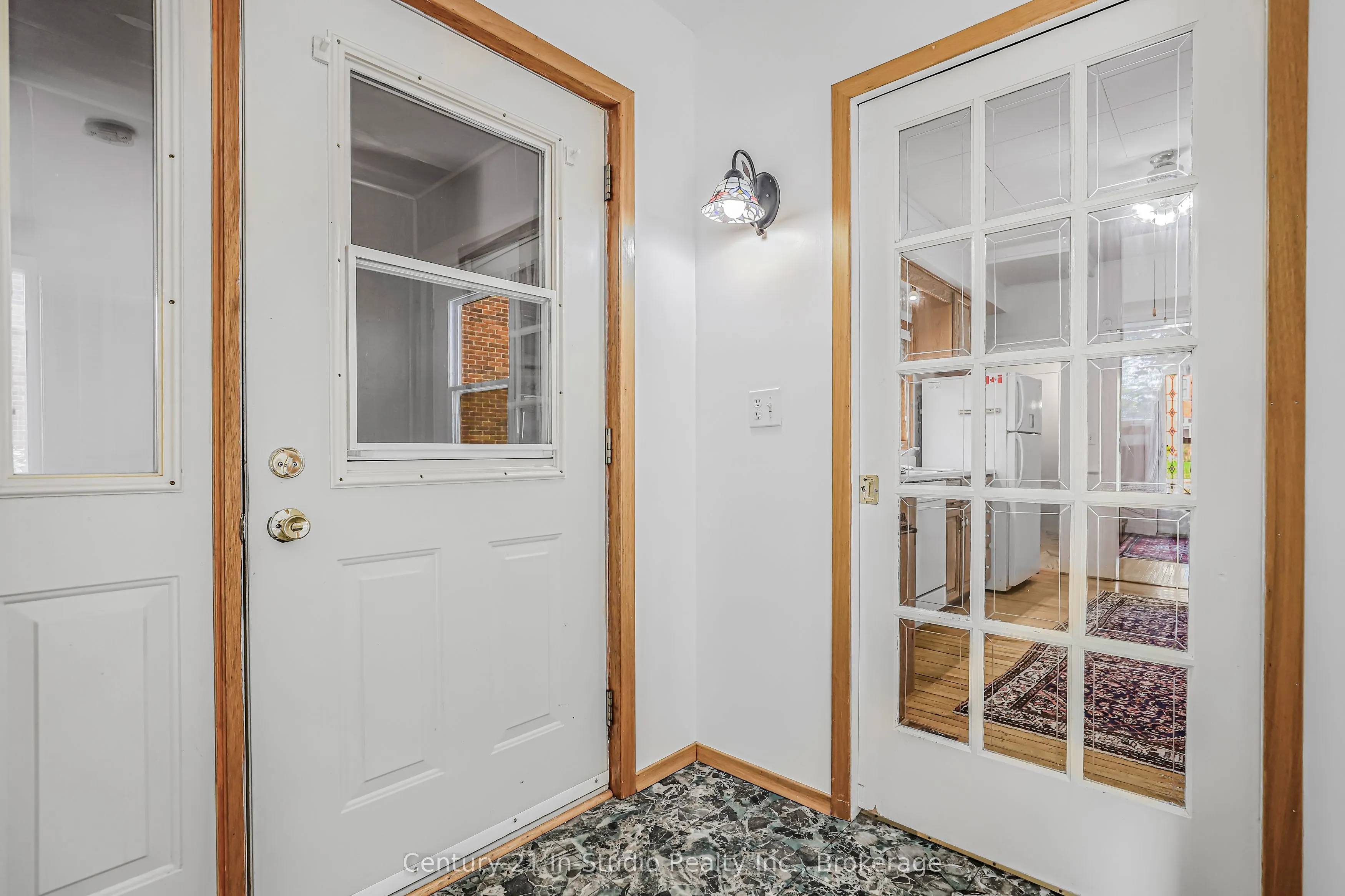 26 Wellington Avenue S