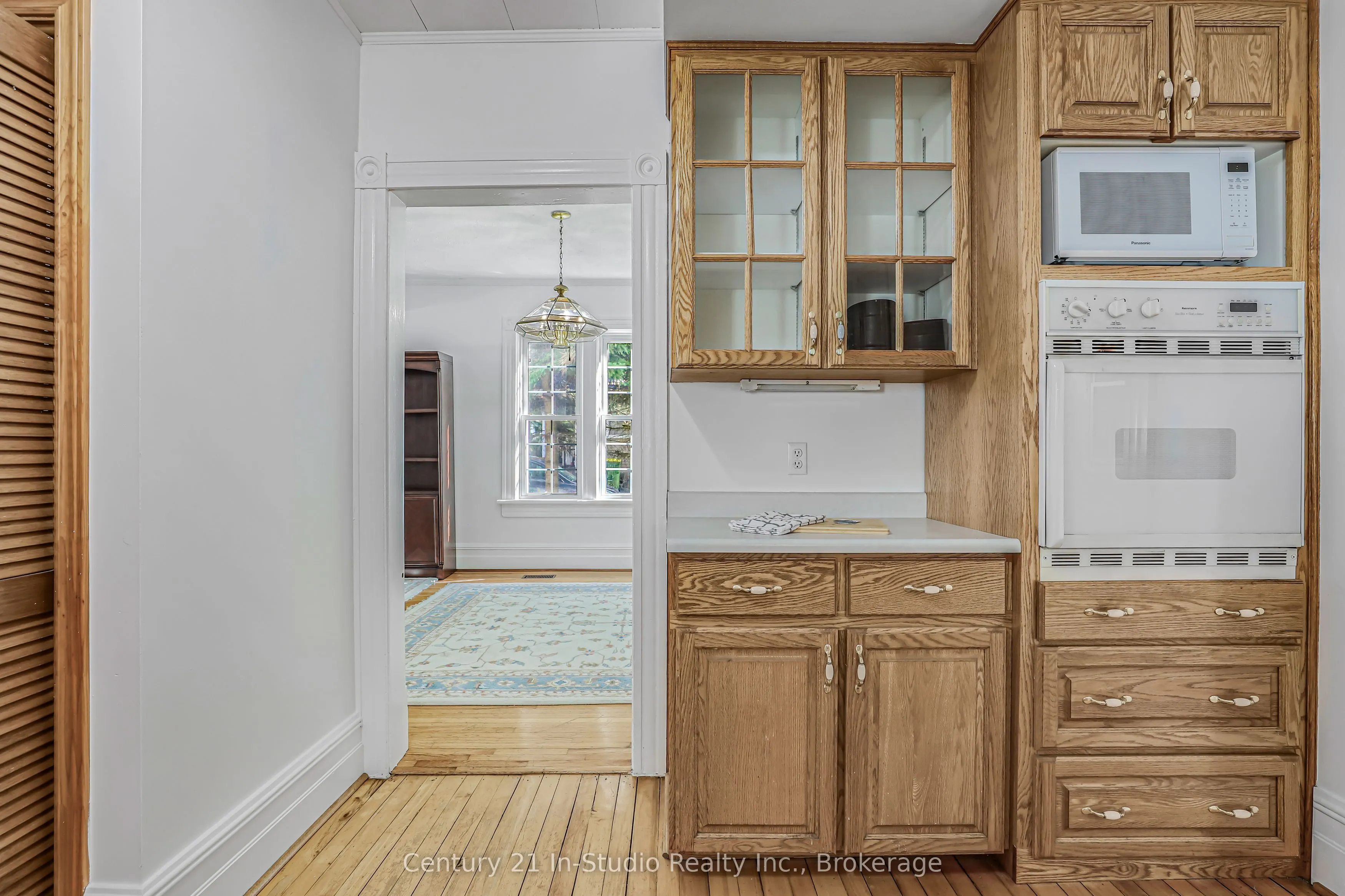 26 Wellington Avenue S