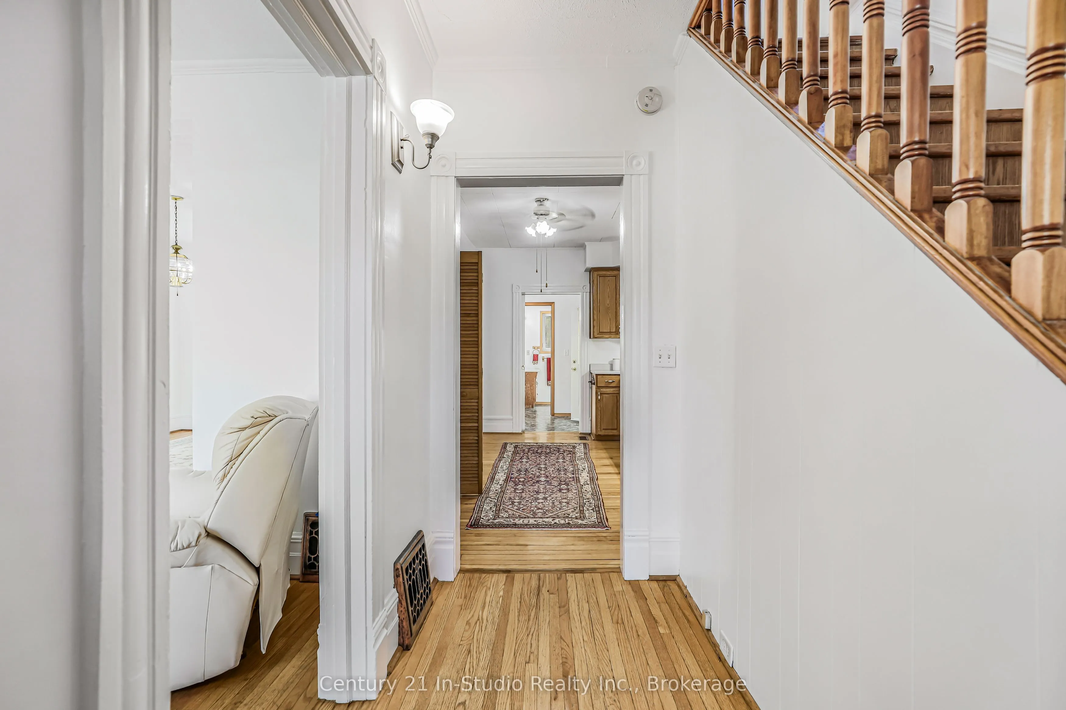 26 Wellington Avenue S