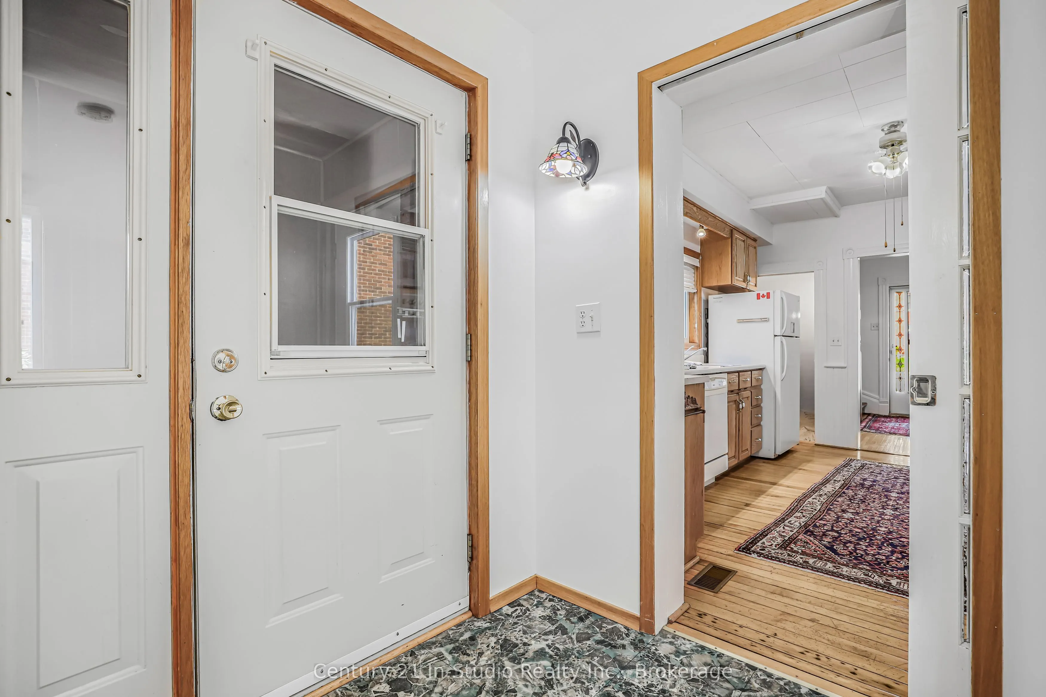 26 Wellington Avenue S