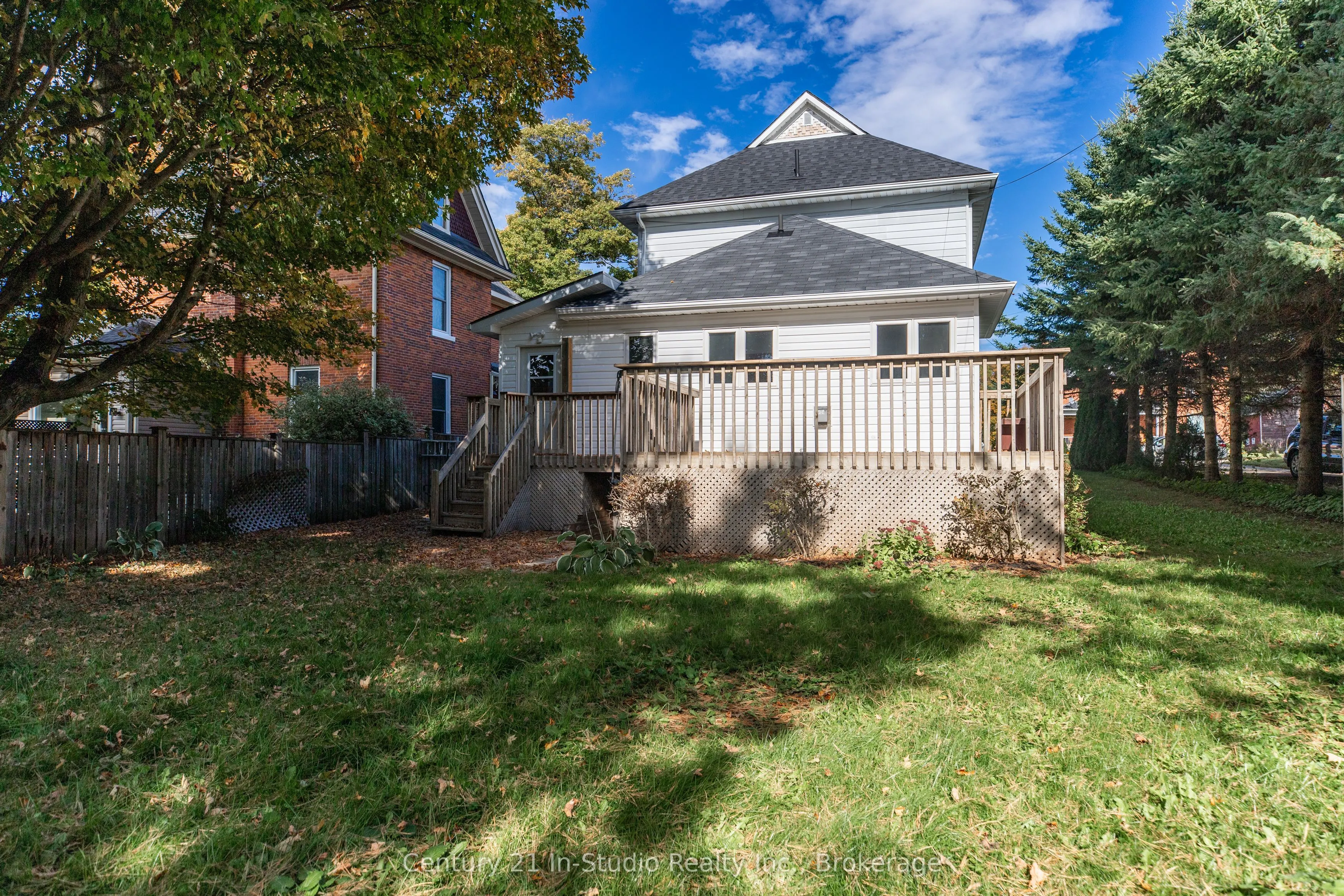 26 Wellington Avenue S