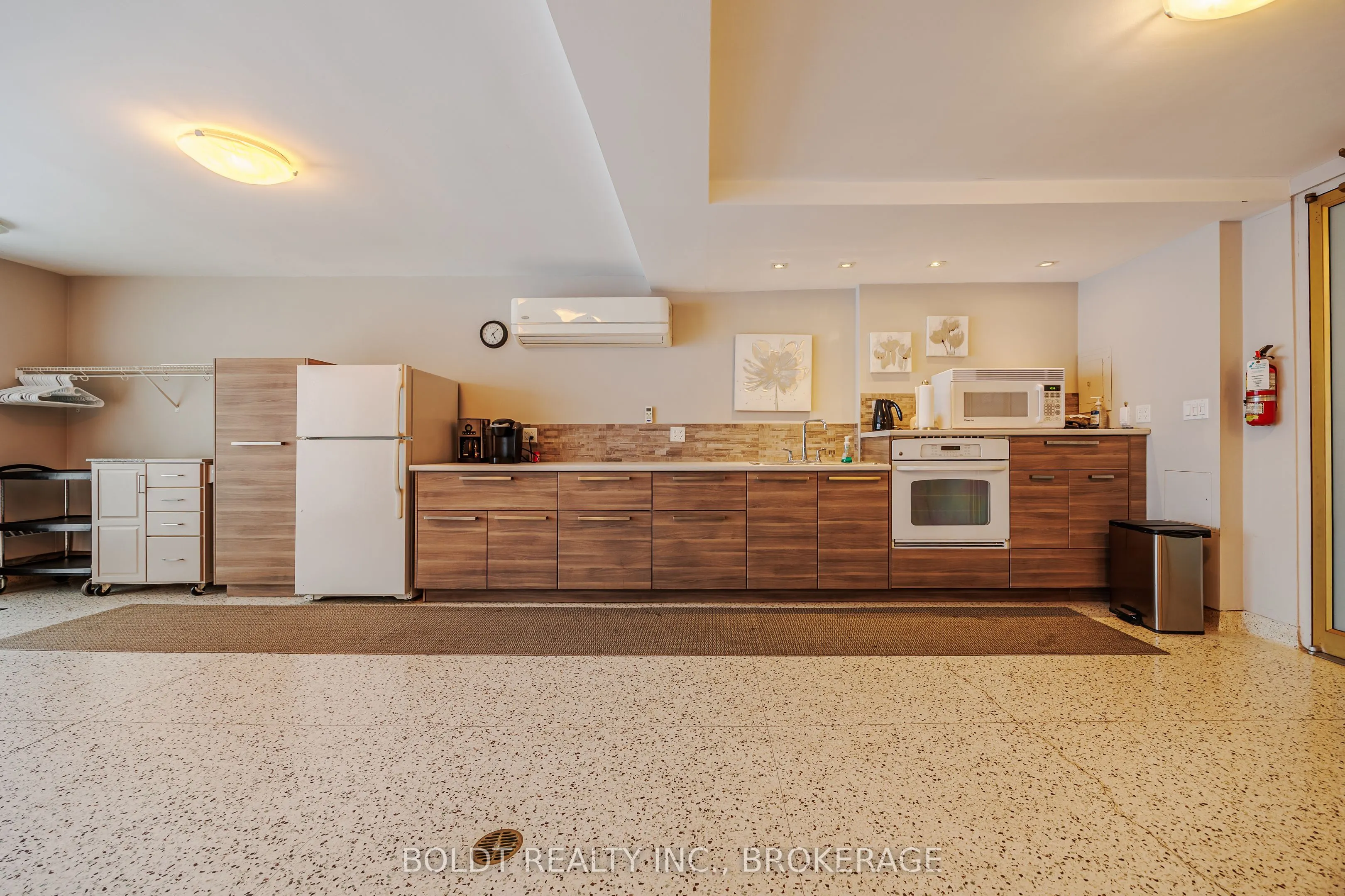 15 Towering Heights Boulevard, #1008