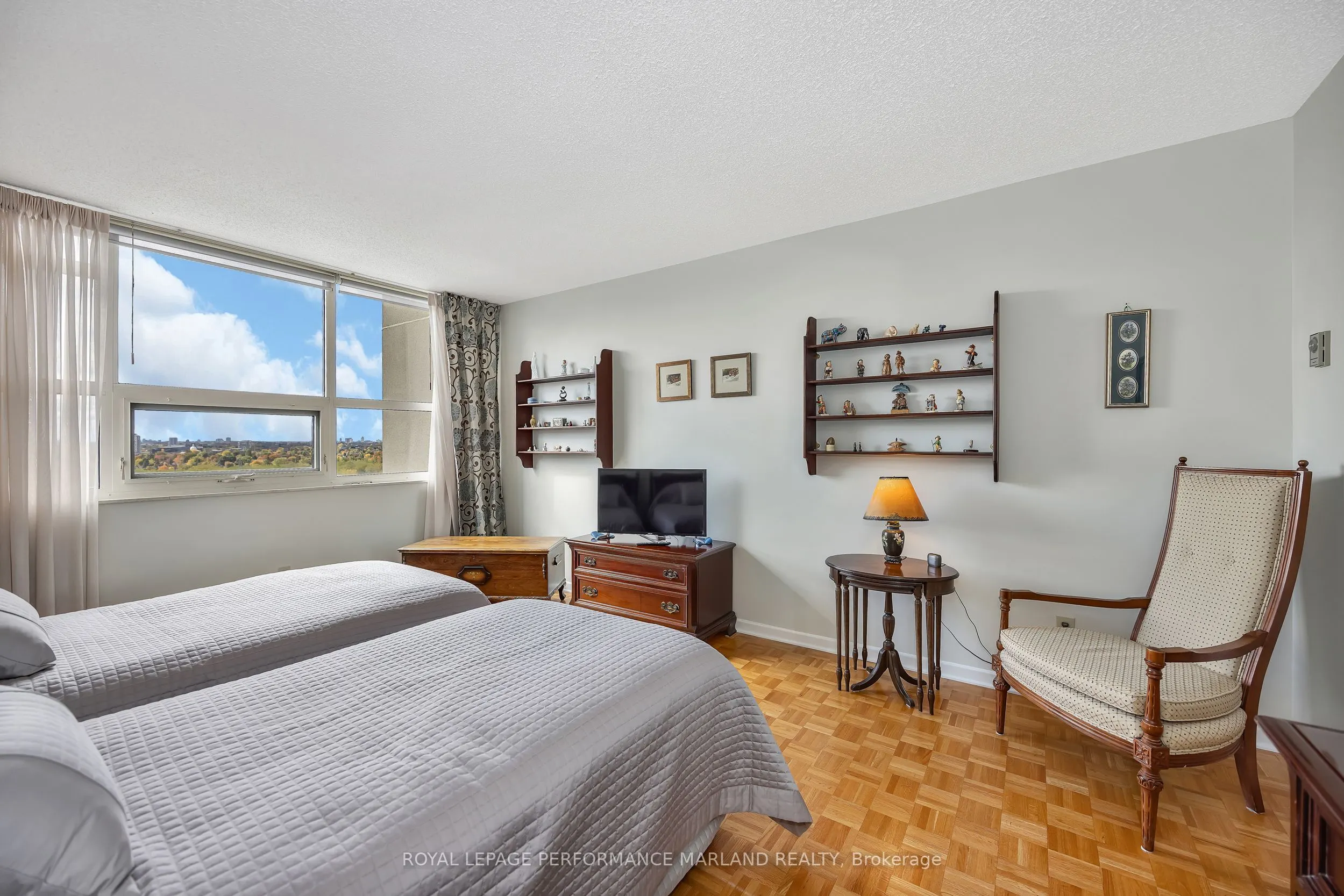 1510 Riverside Drive, #2007