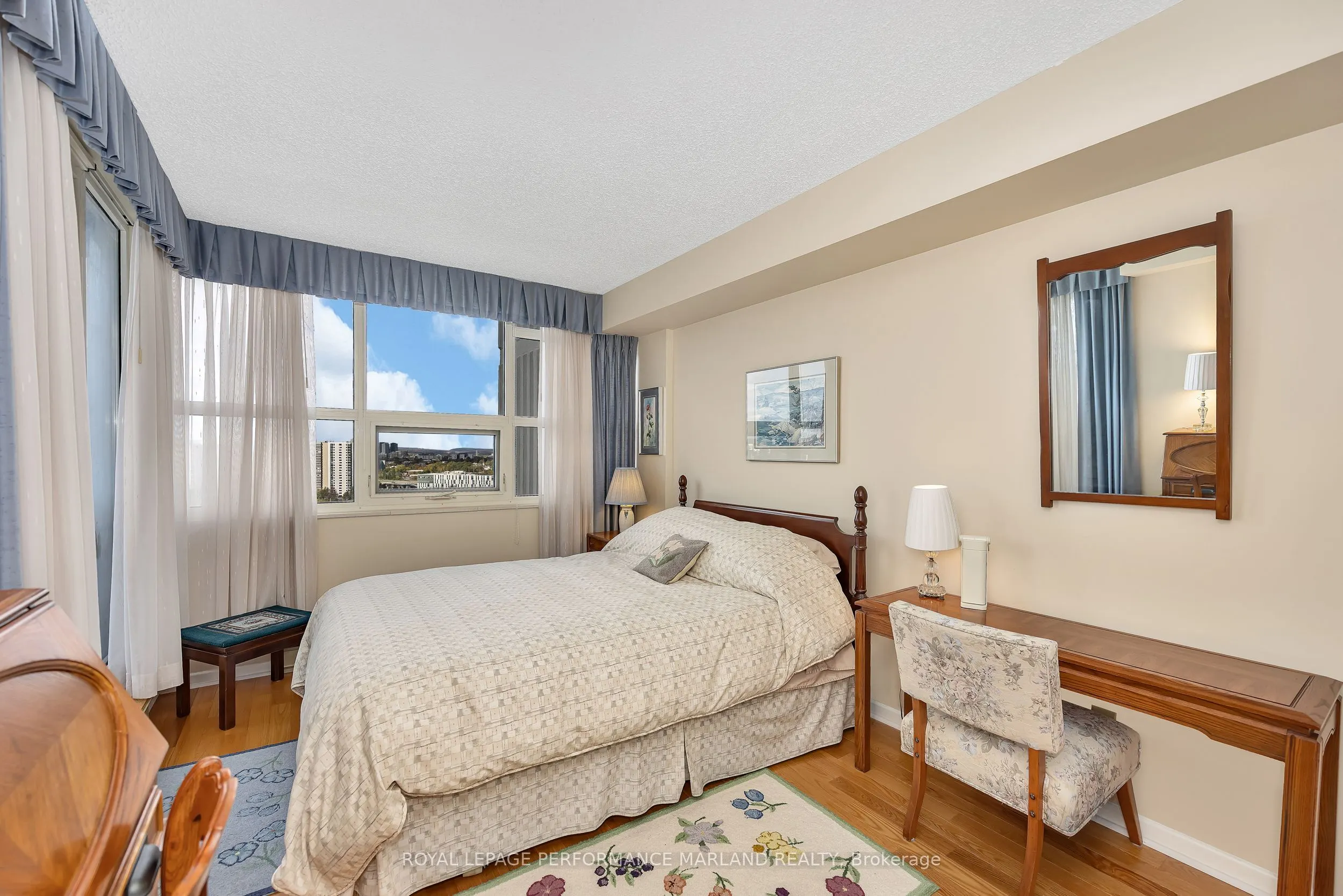 1510 Riverside Drive, #2007