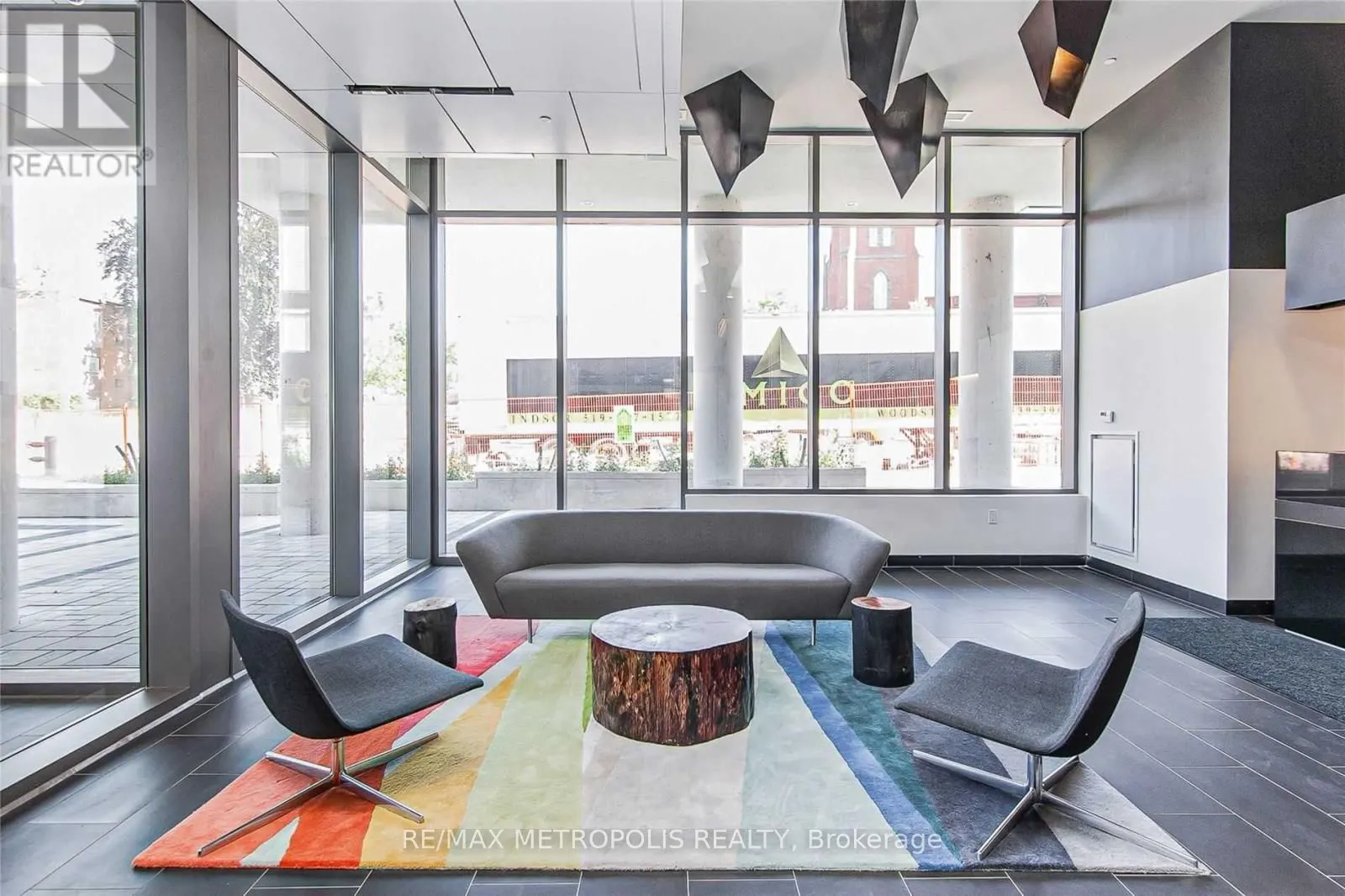 85 Duke Street, #110