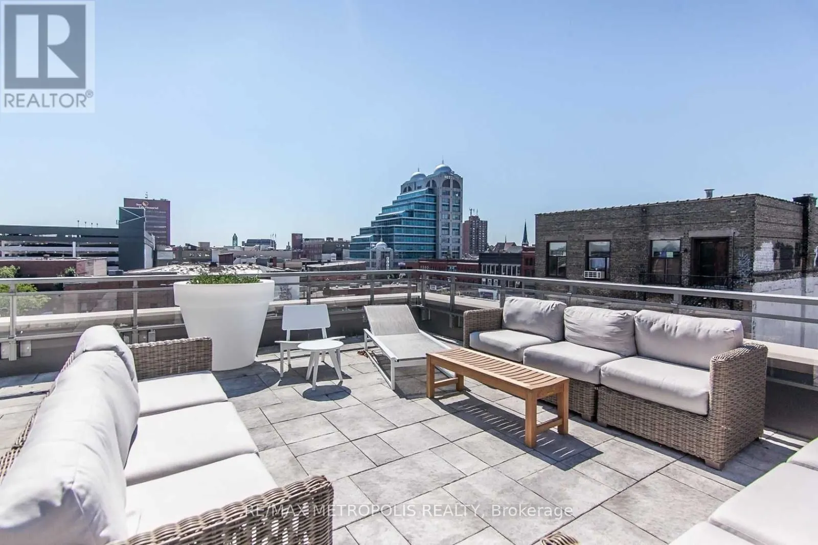 85 Duke Street, #110
