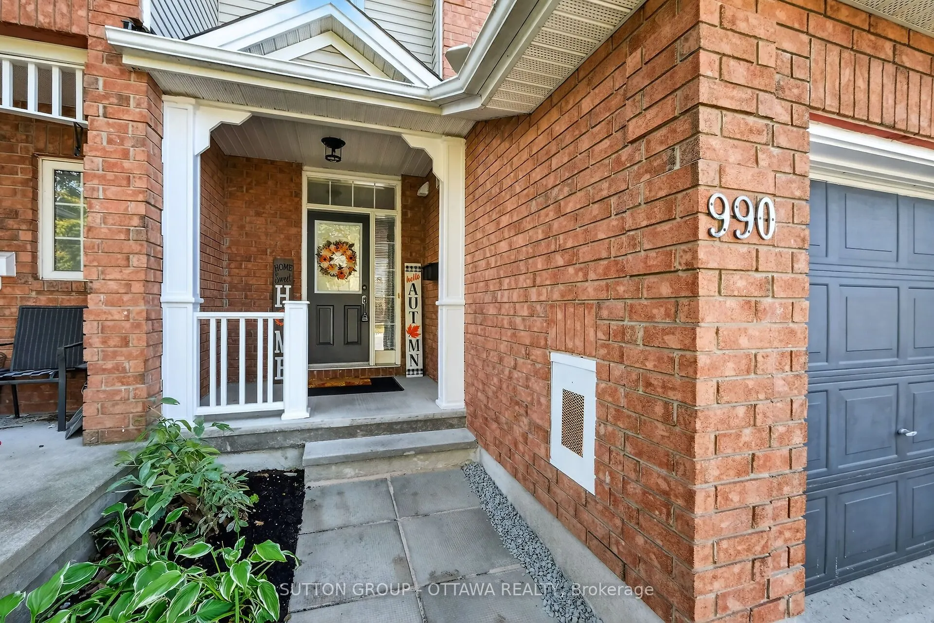 990 Markwick Crescent