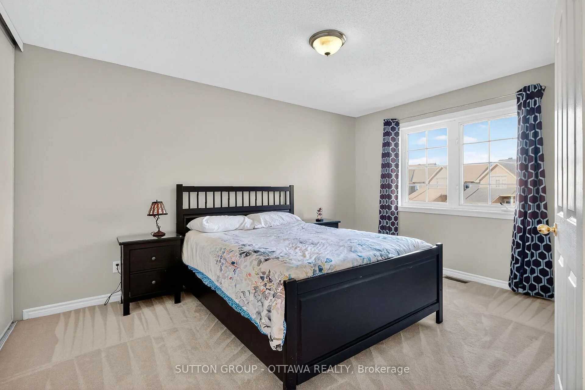 990 Markwick Crescent