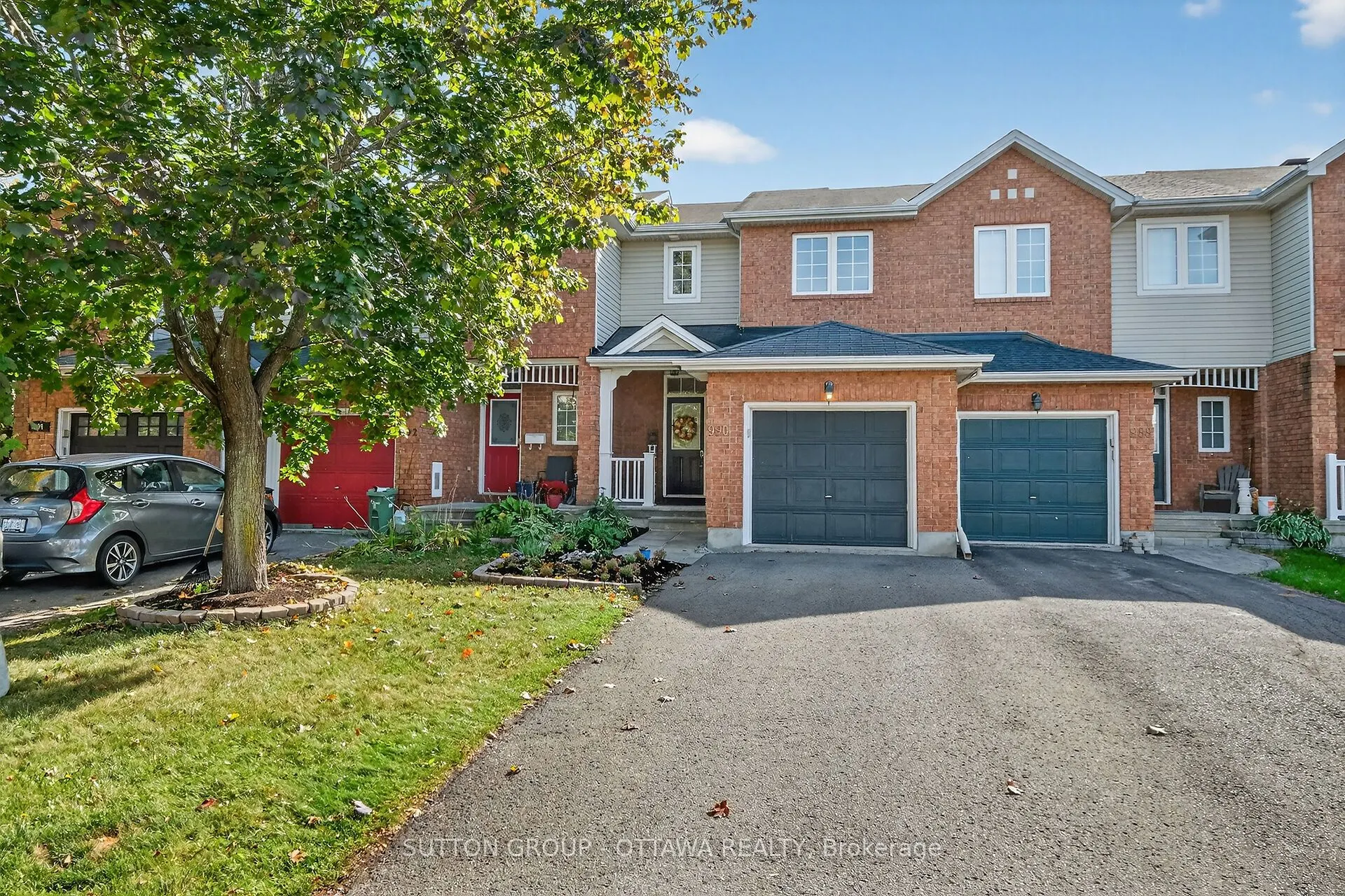 990 Markwick Crescent