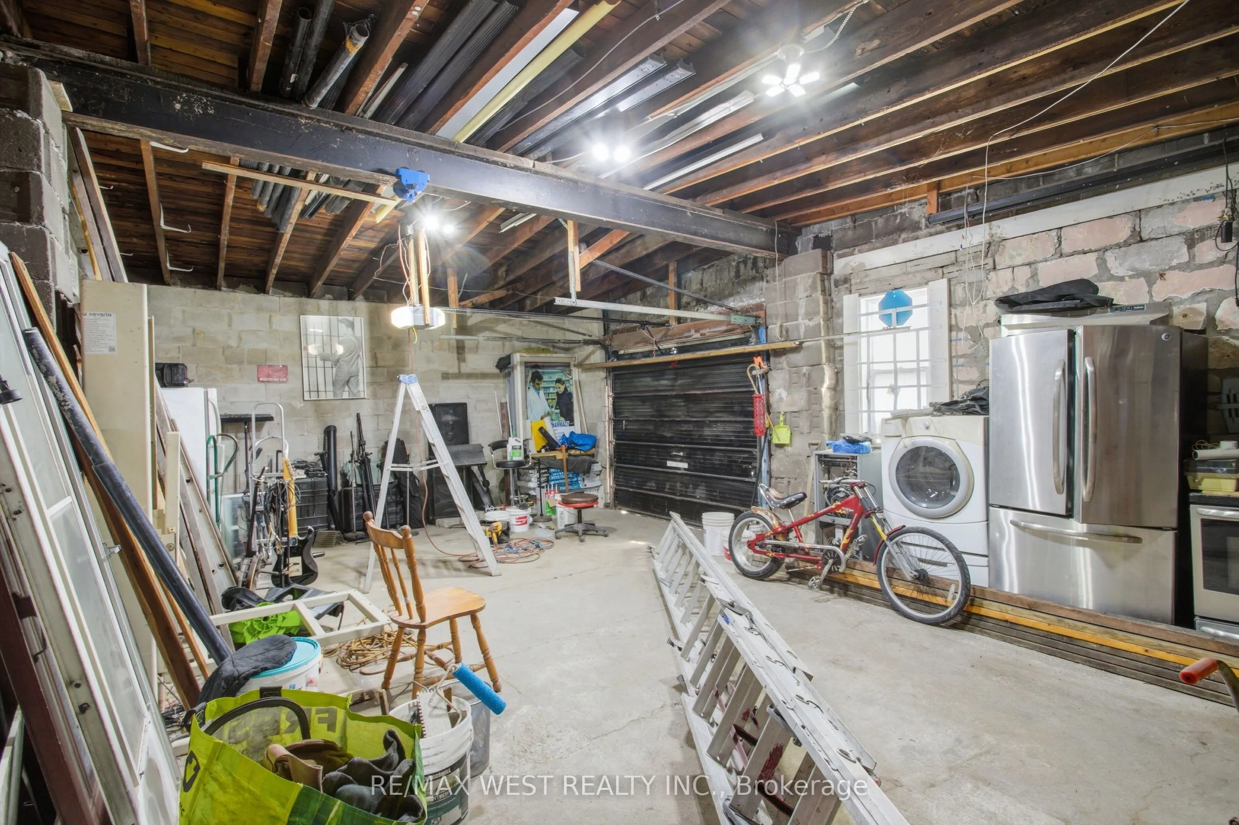 597 Barton Street E