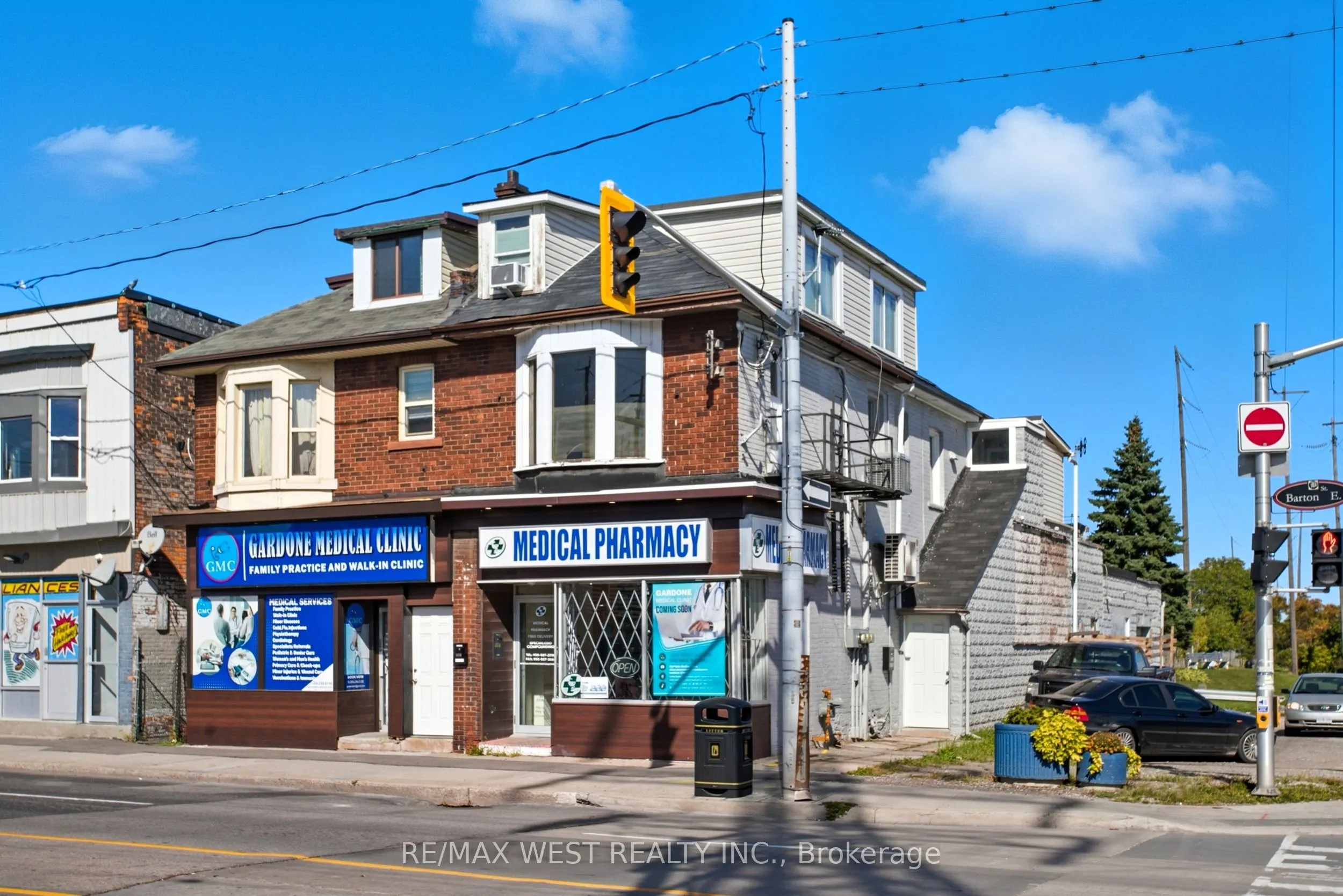 597 Barton Street E