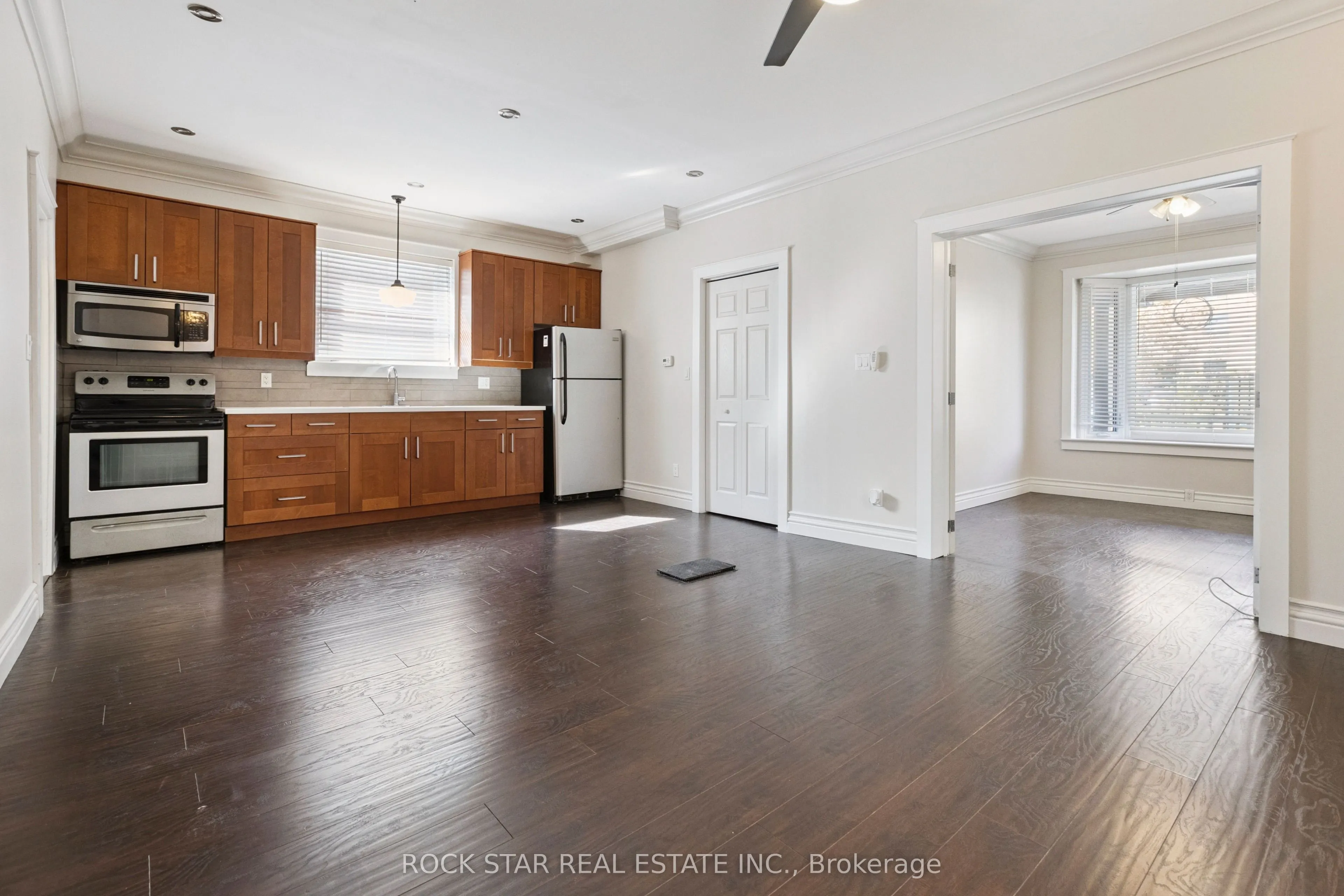 43 Eby Street S
