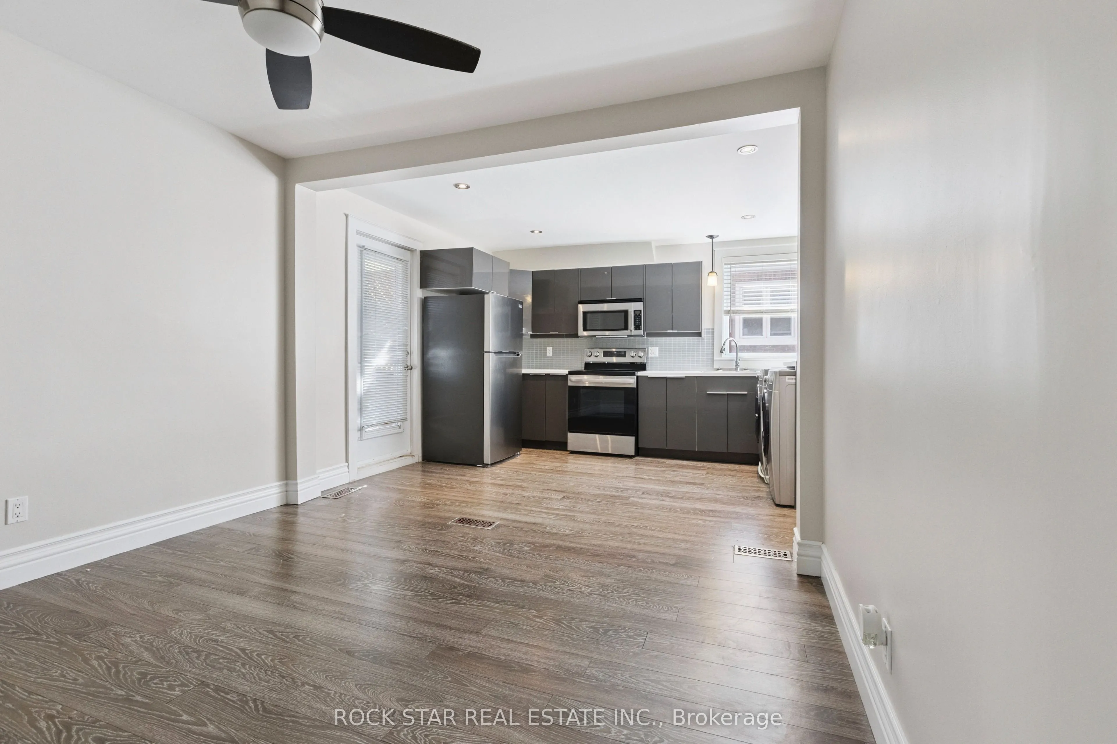 43 Eby Street S