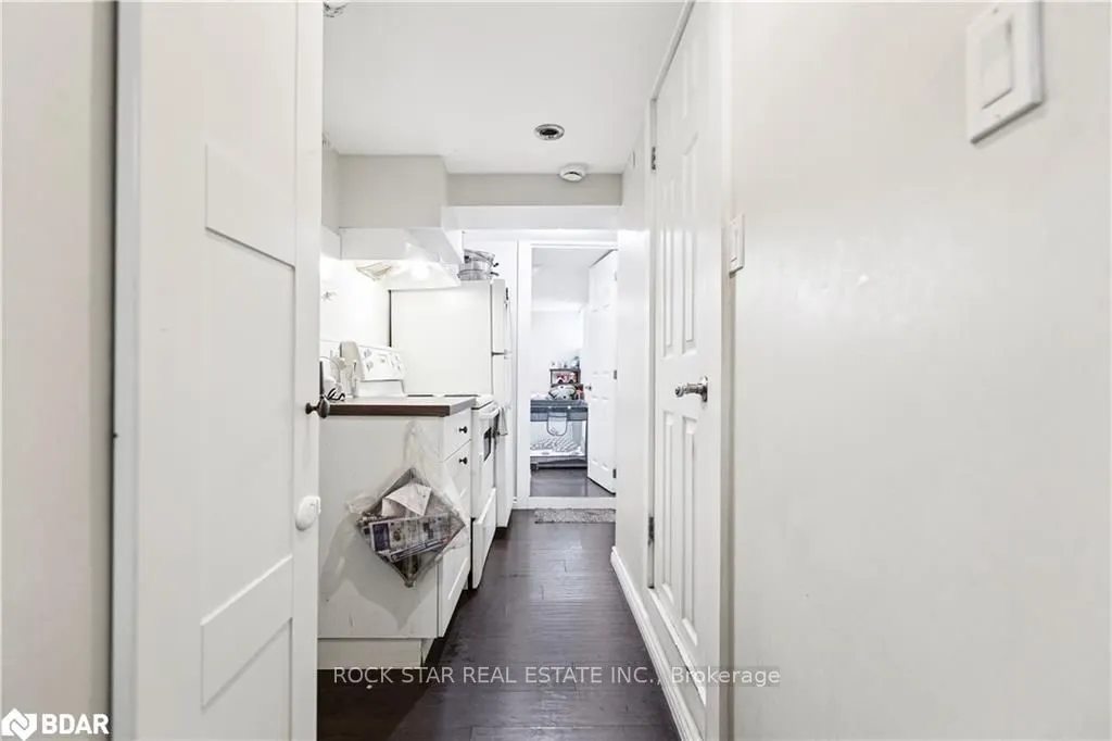43 Eby Street S