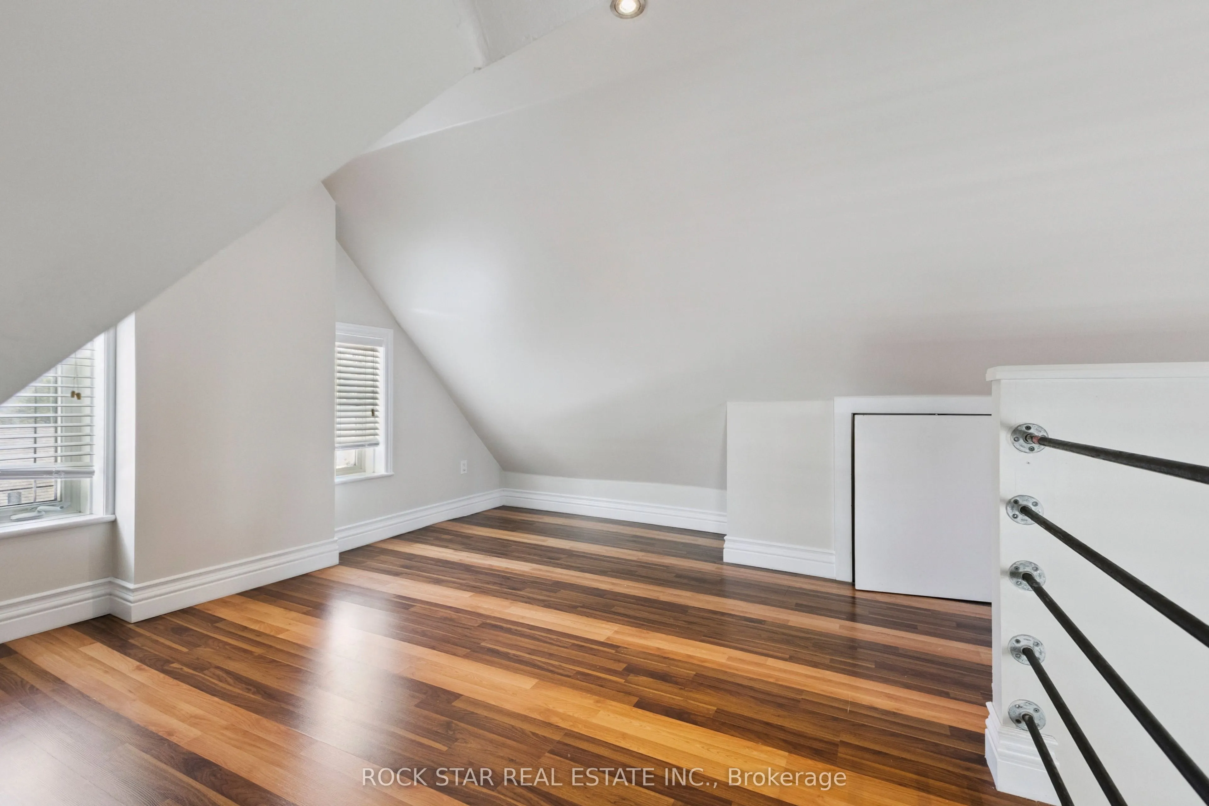 43 Eby Street S