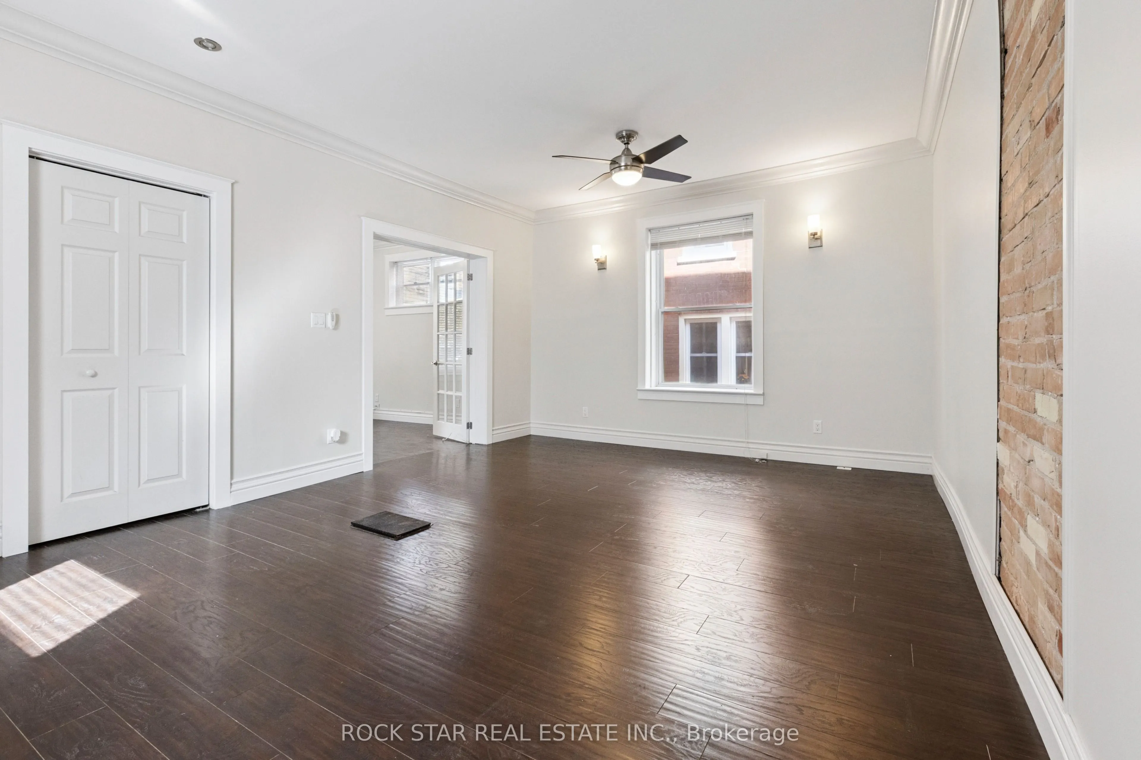 43 Eby Street S