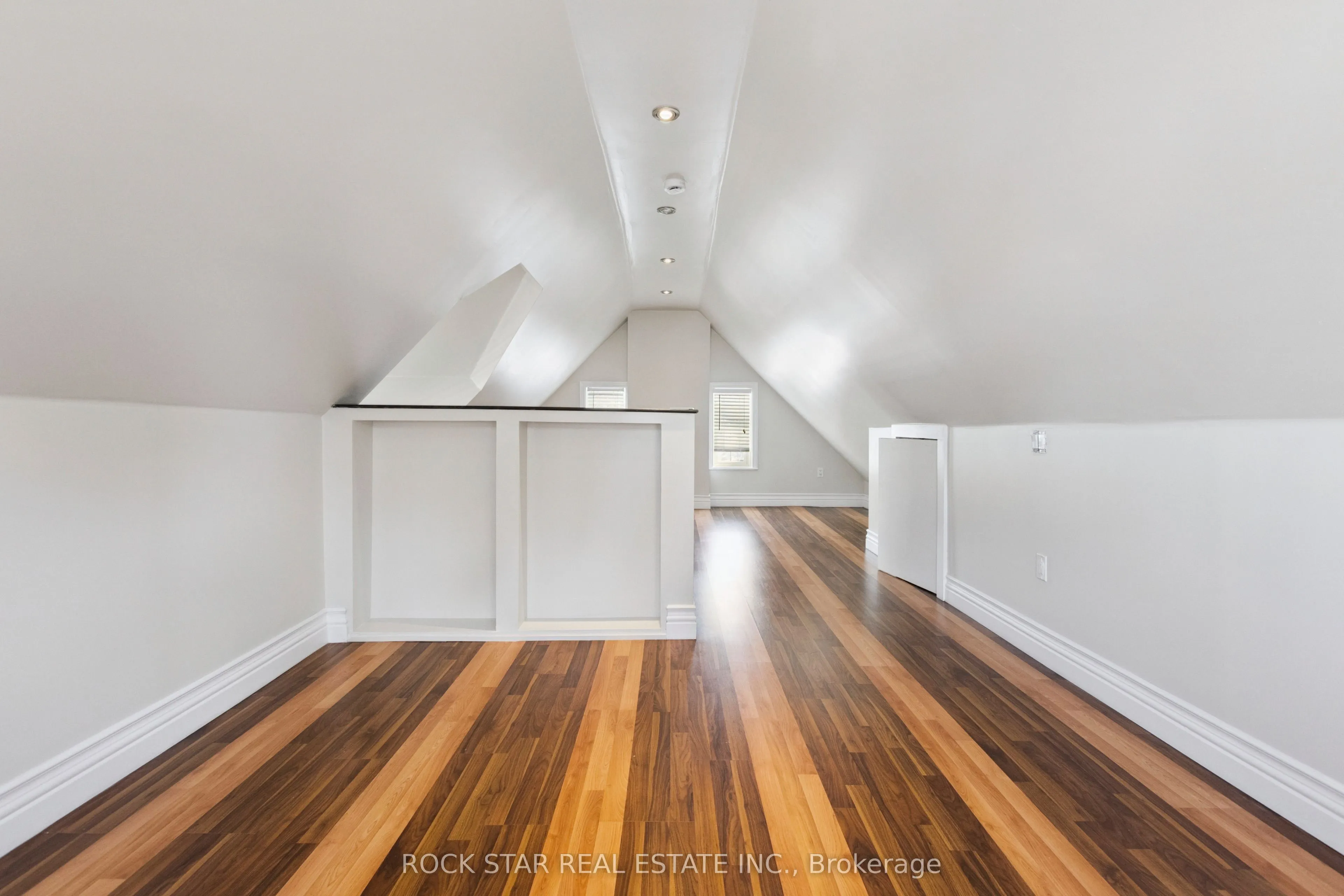 43 Eby Street S