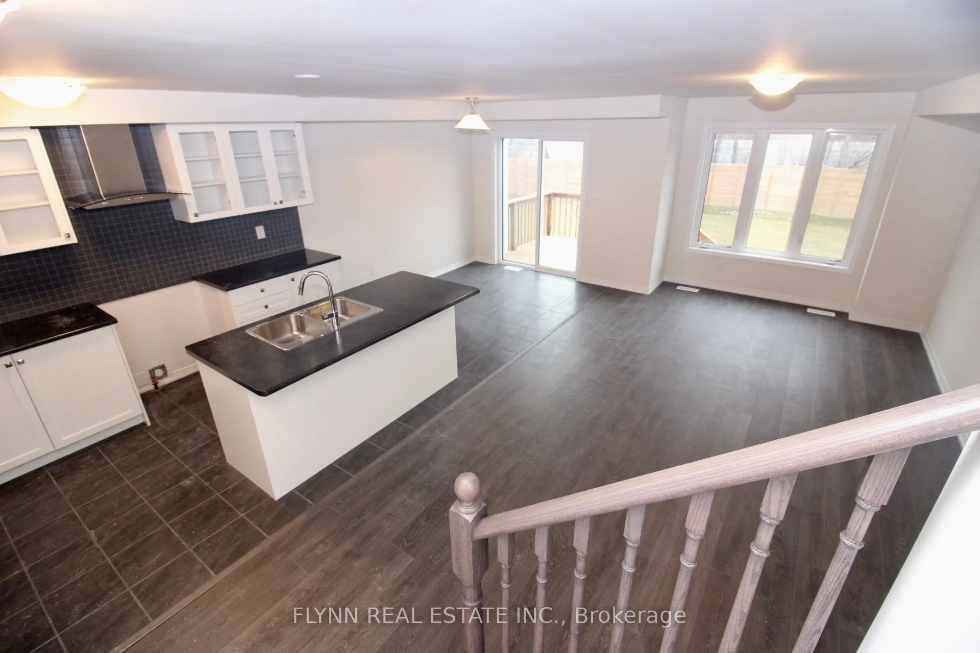 190 ESTHER Crescent