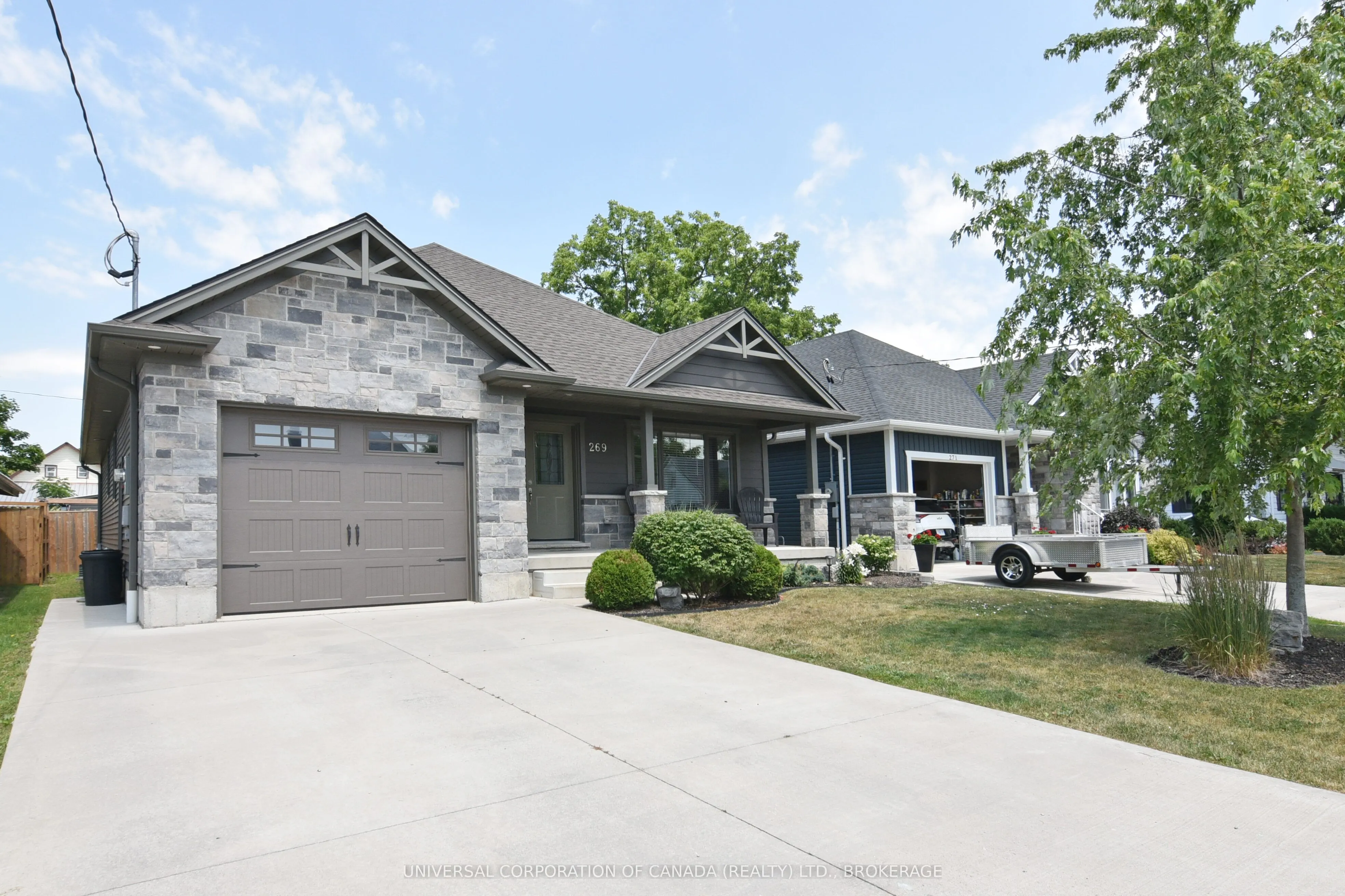 269 Sydenham Street E