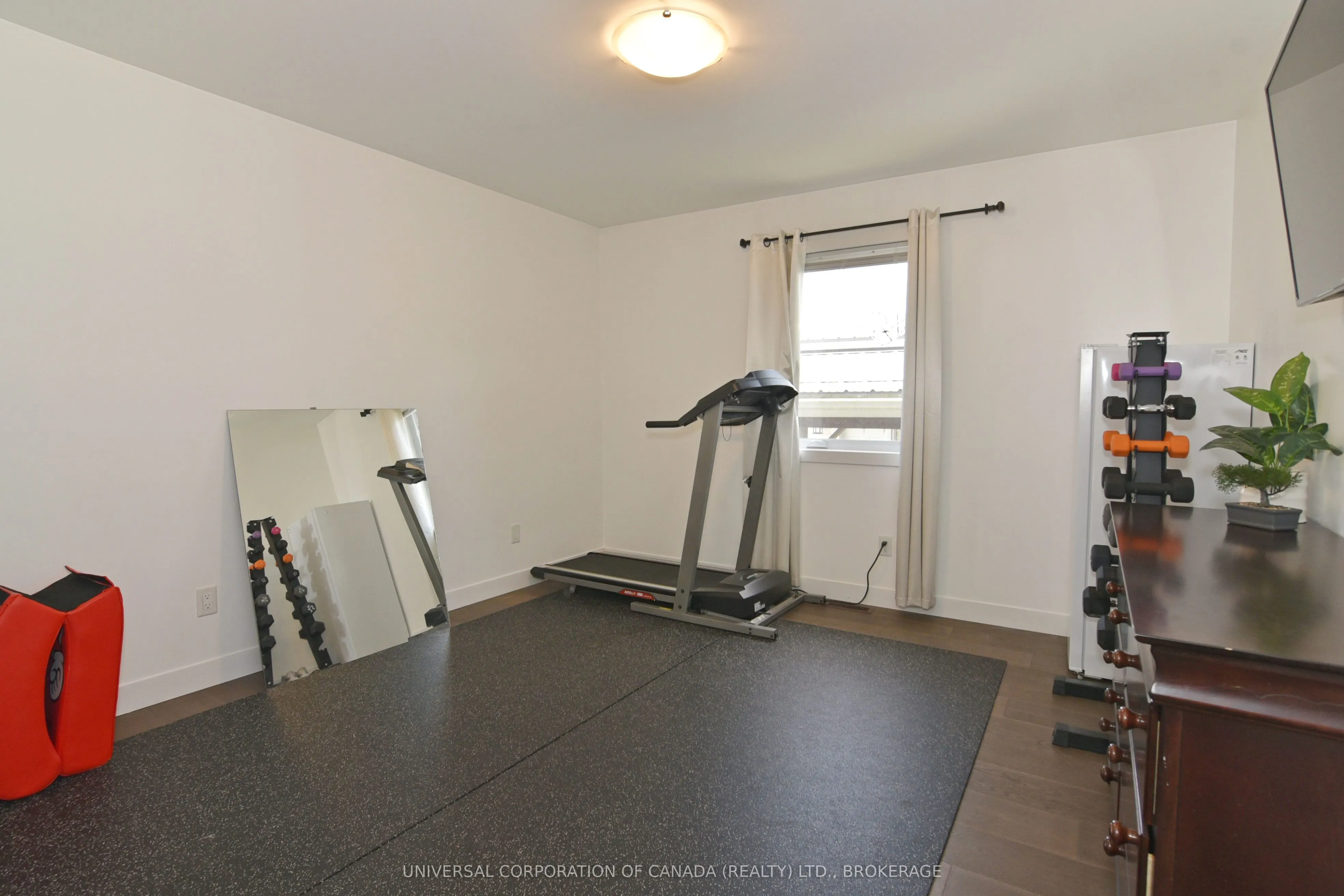 269 Sydenham Street E