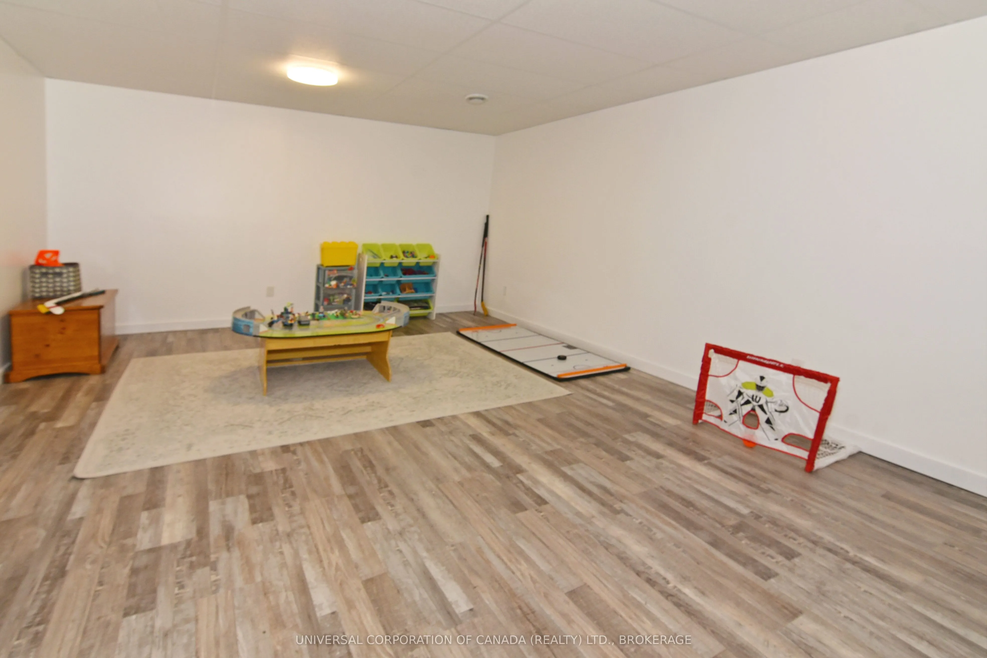 269 Sydenham Street E