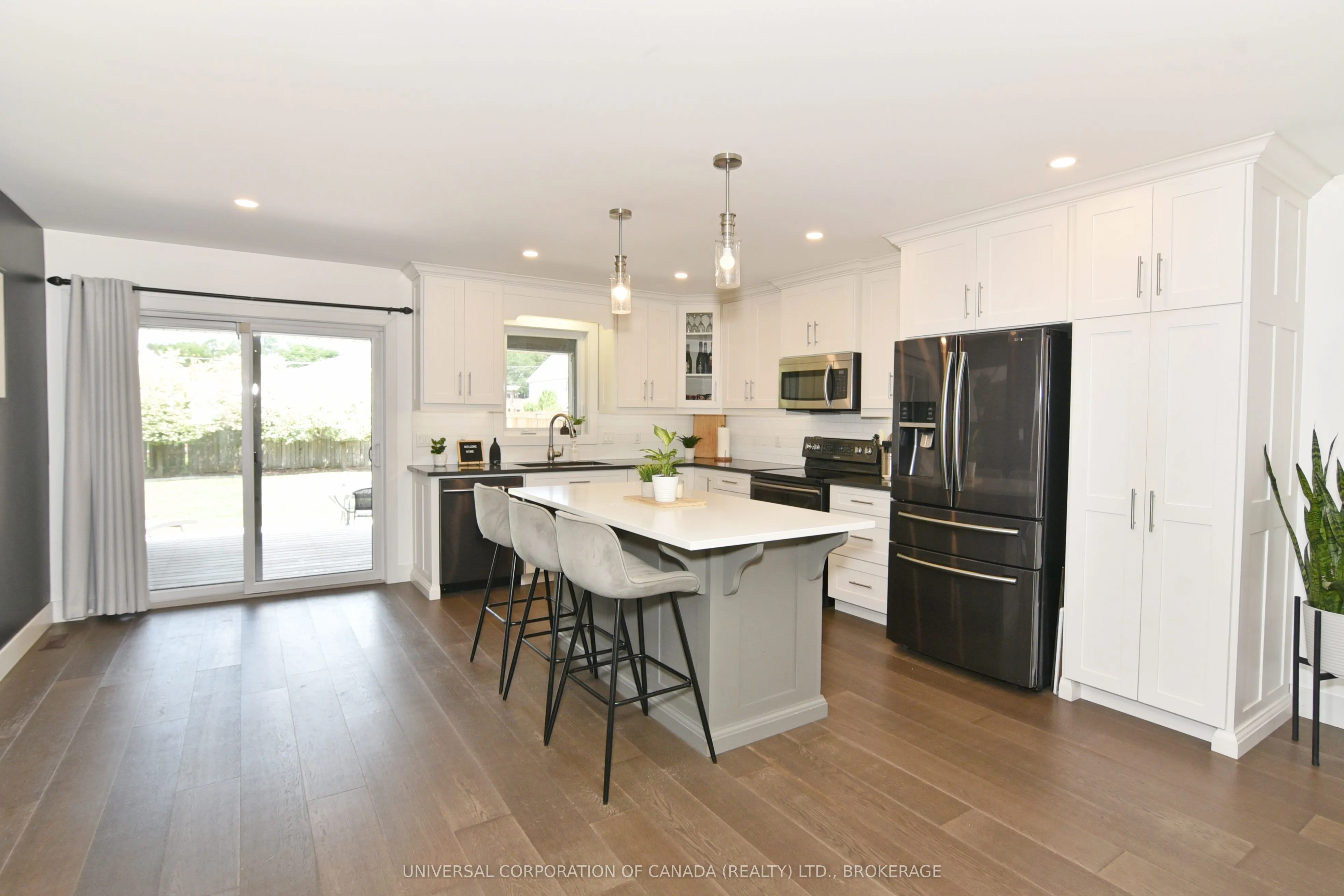 269 Sydenham Street E