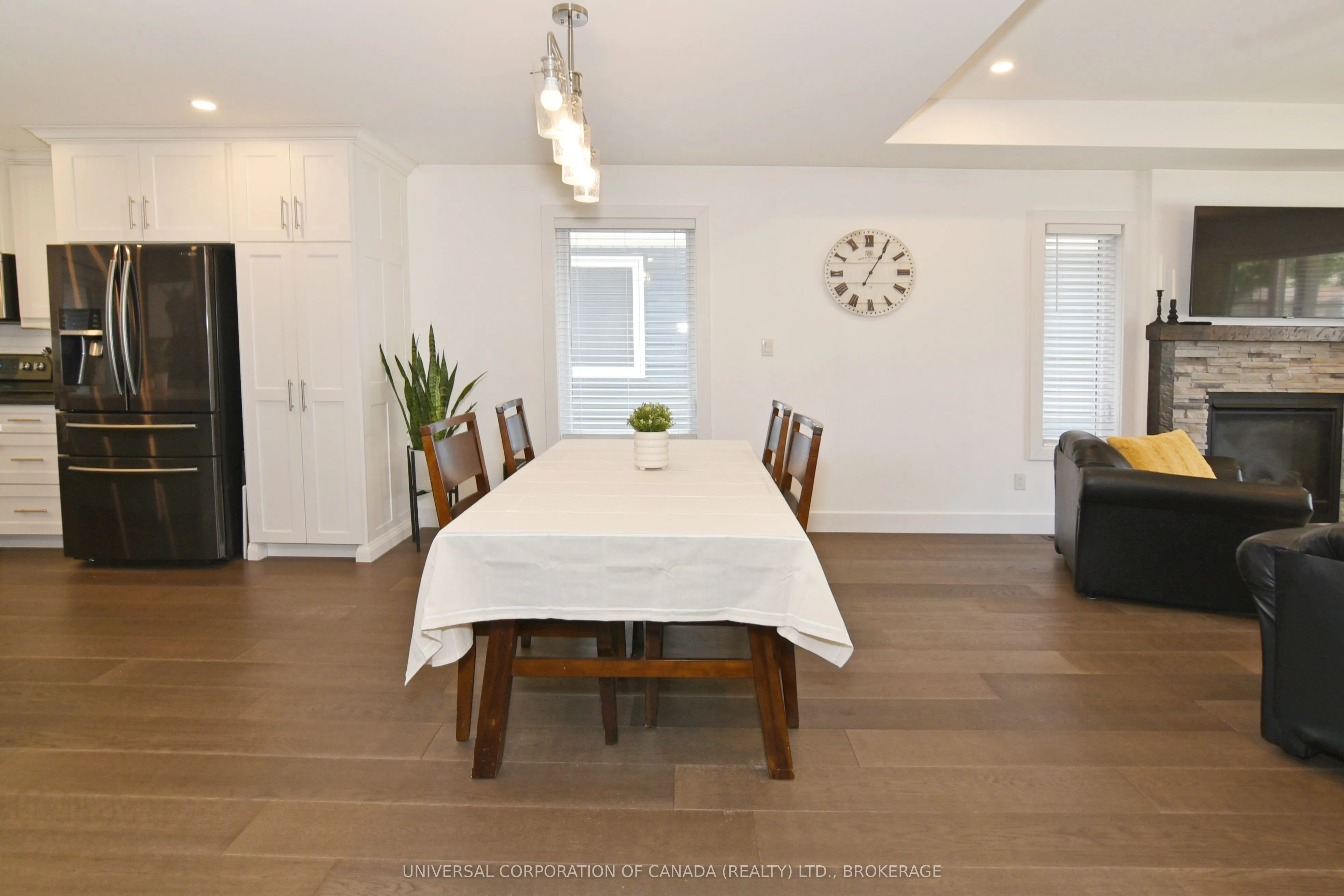 269 Sydenham Street E