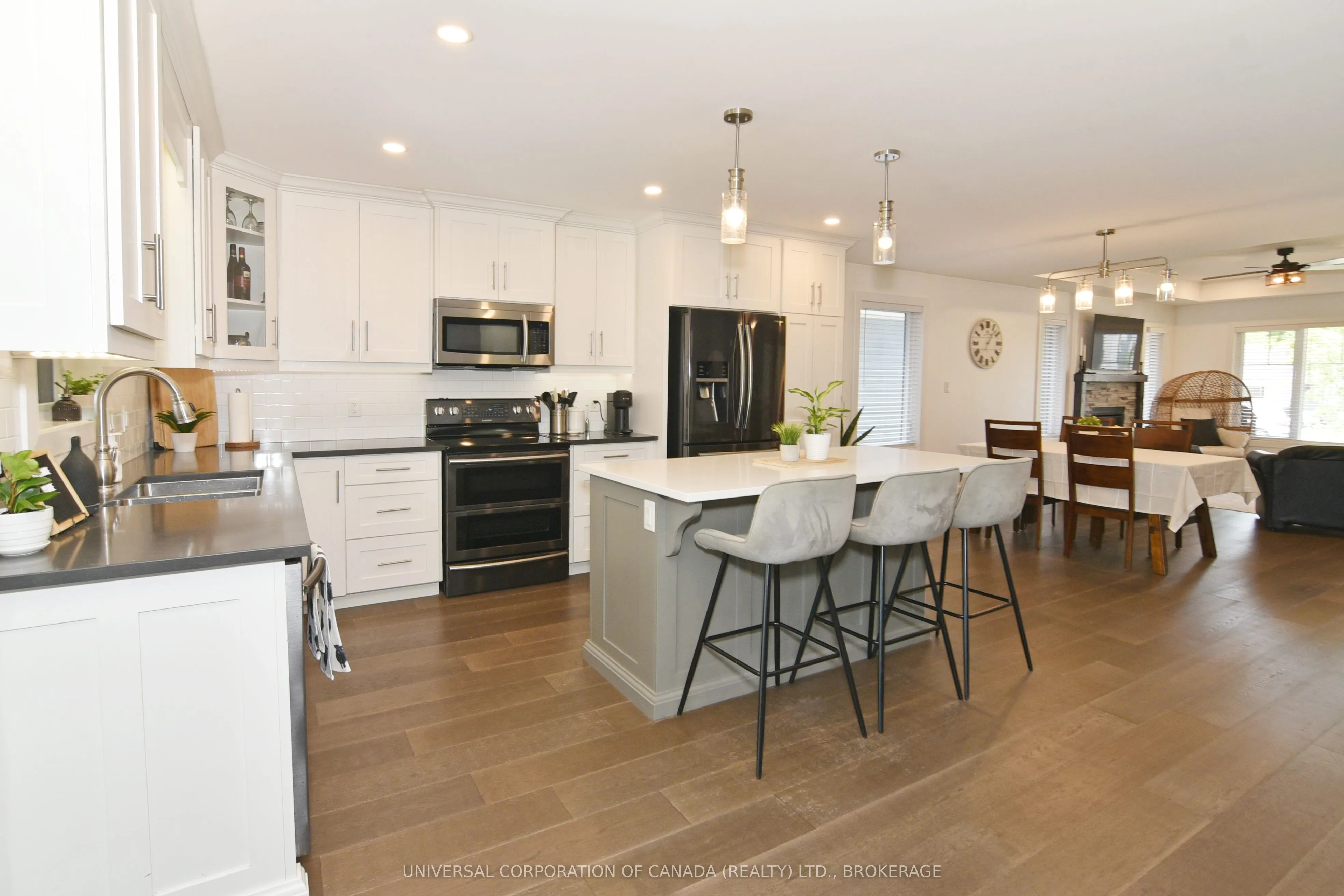 269 Sydenham Street E