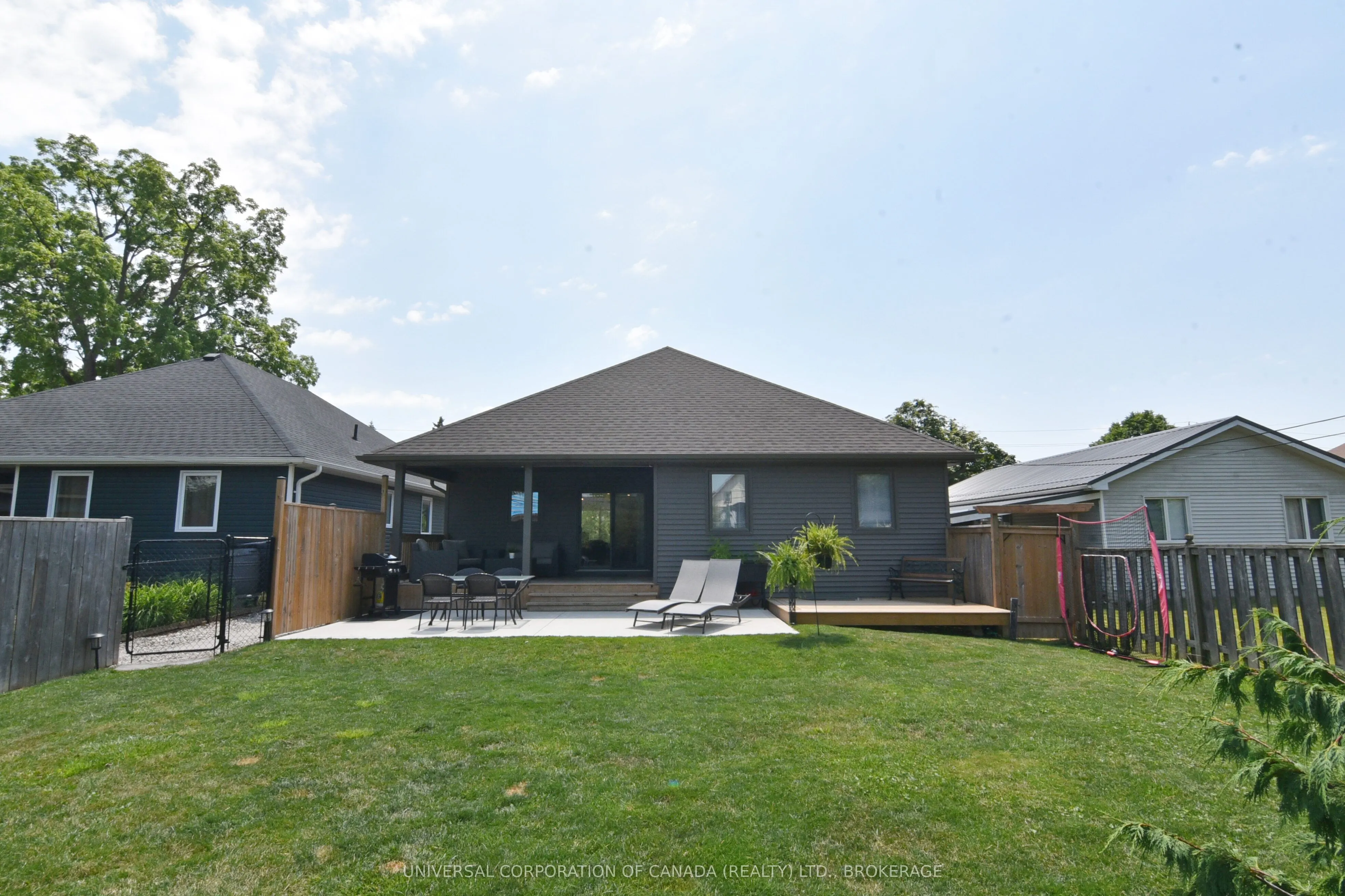 269 Sydenham Street E