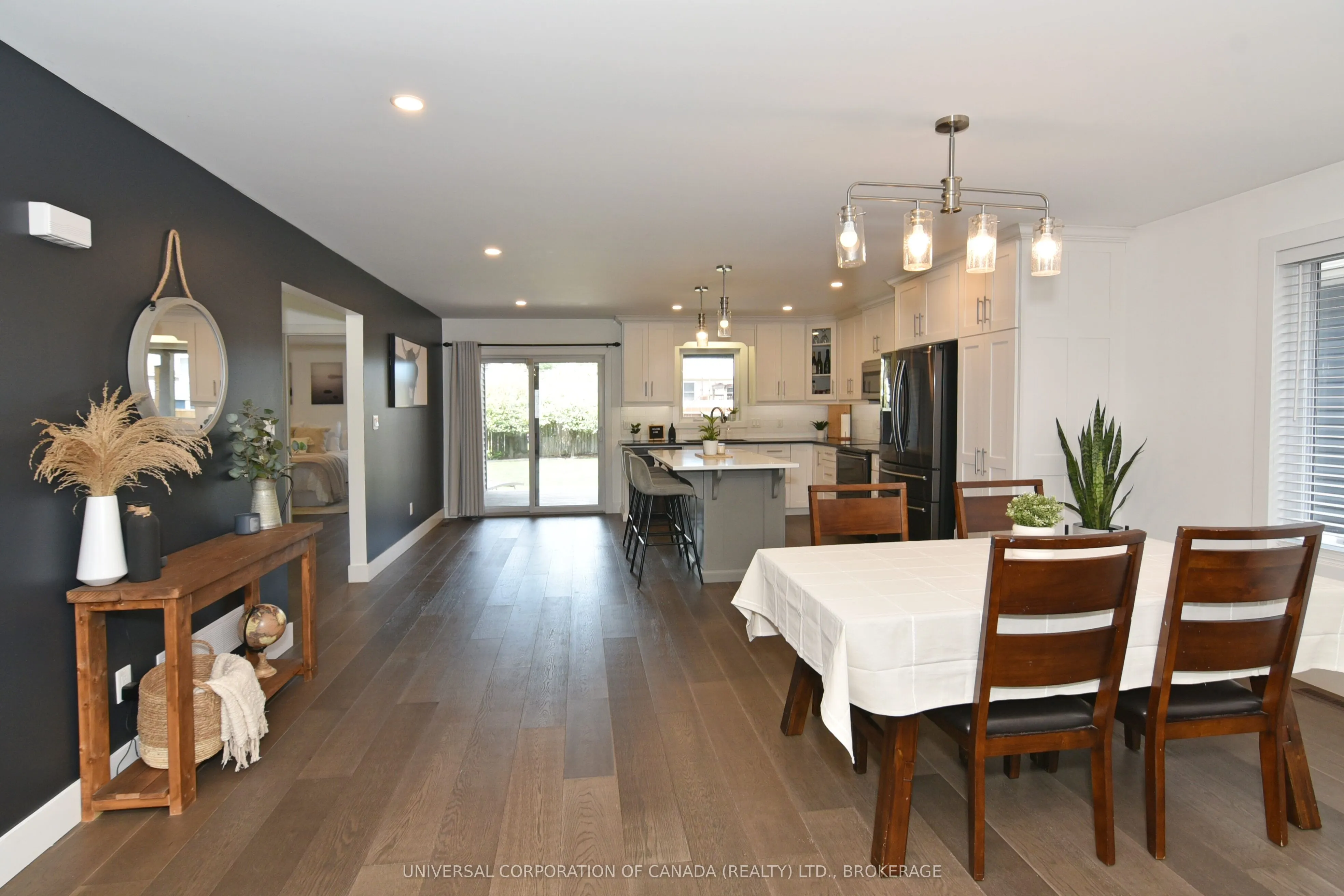 269 Sydenham Street E