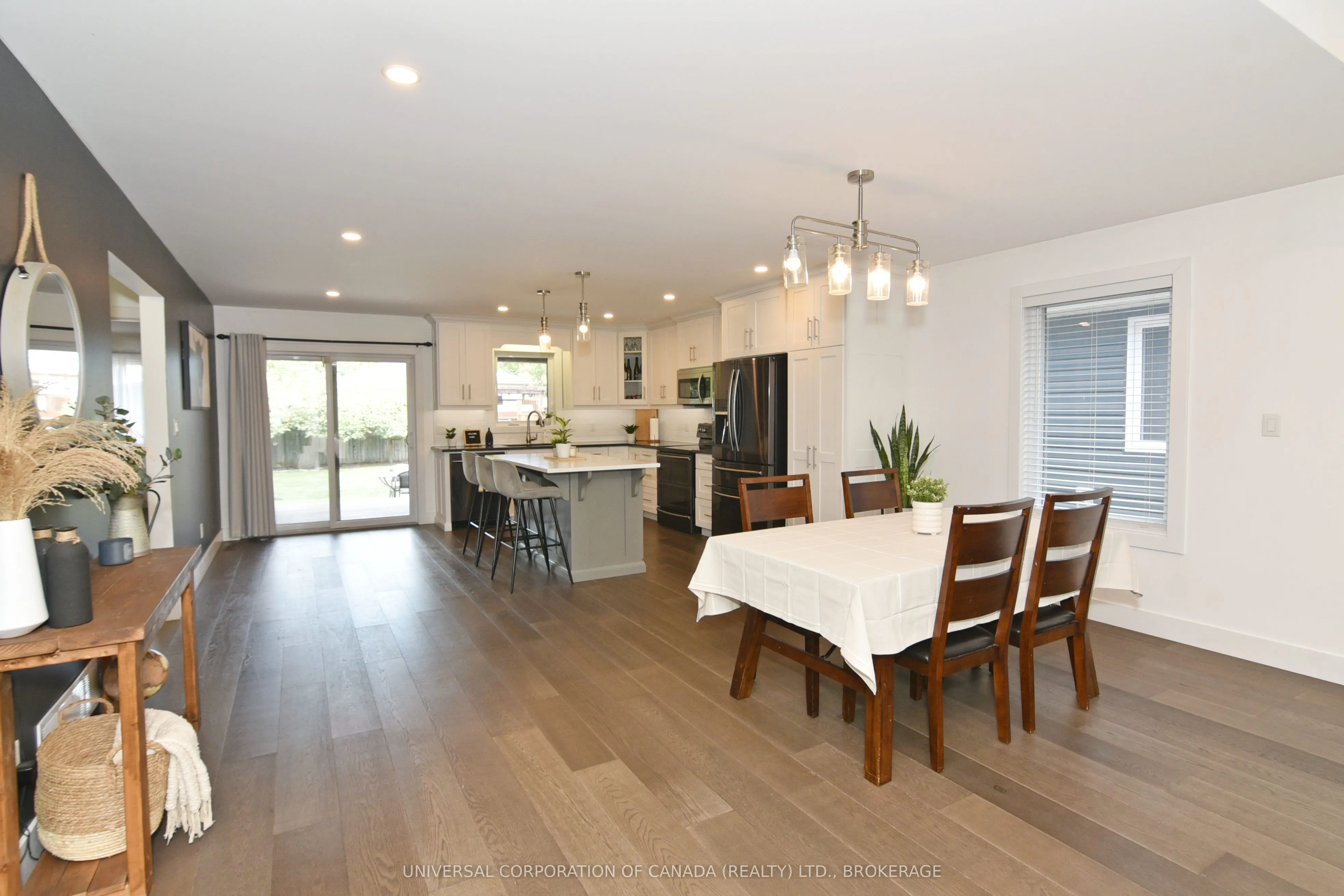 269 Sydenham Street E