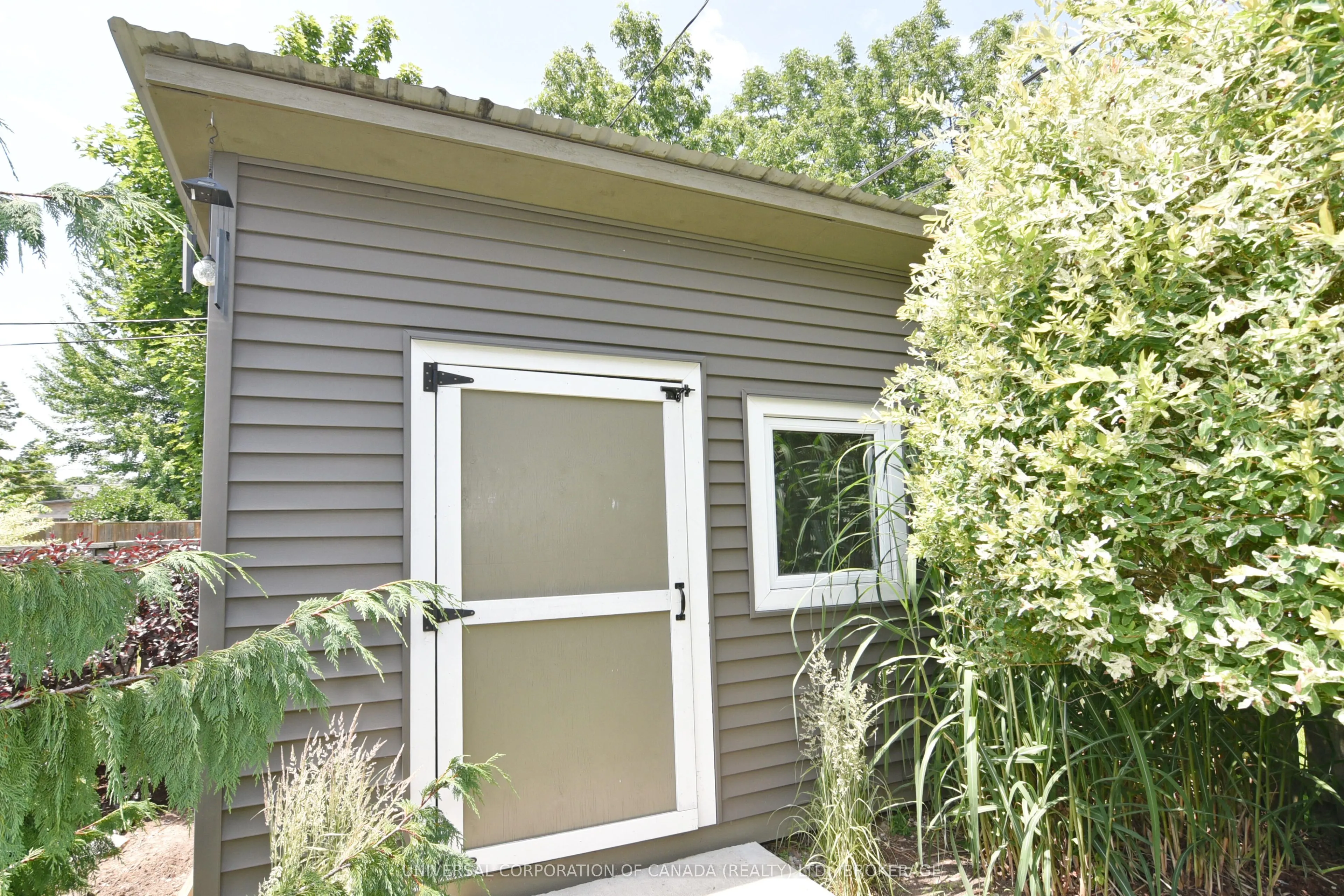 269 Sydenham Street E