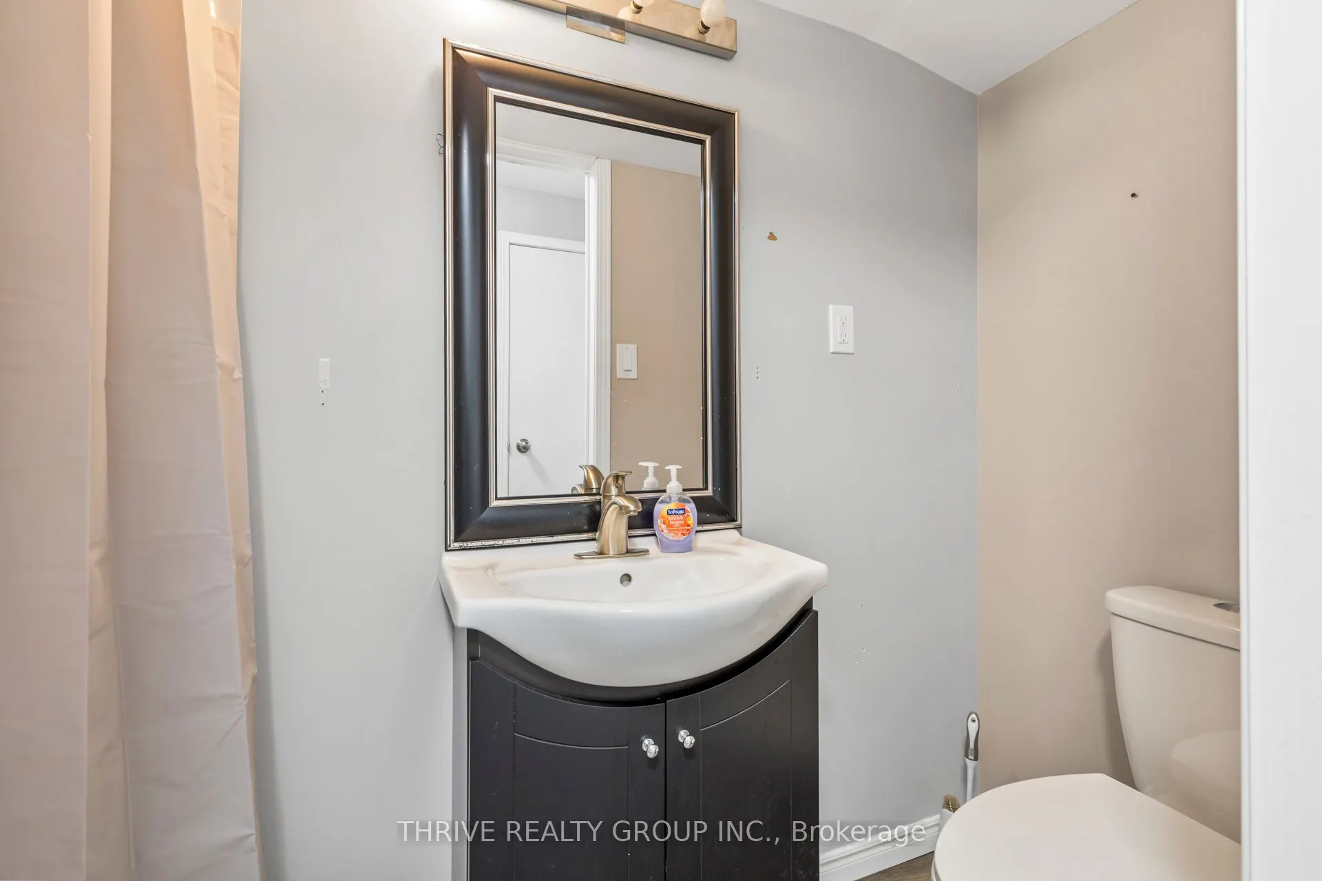 74 Erica Crescent