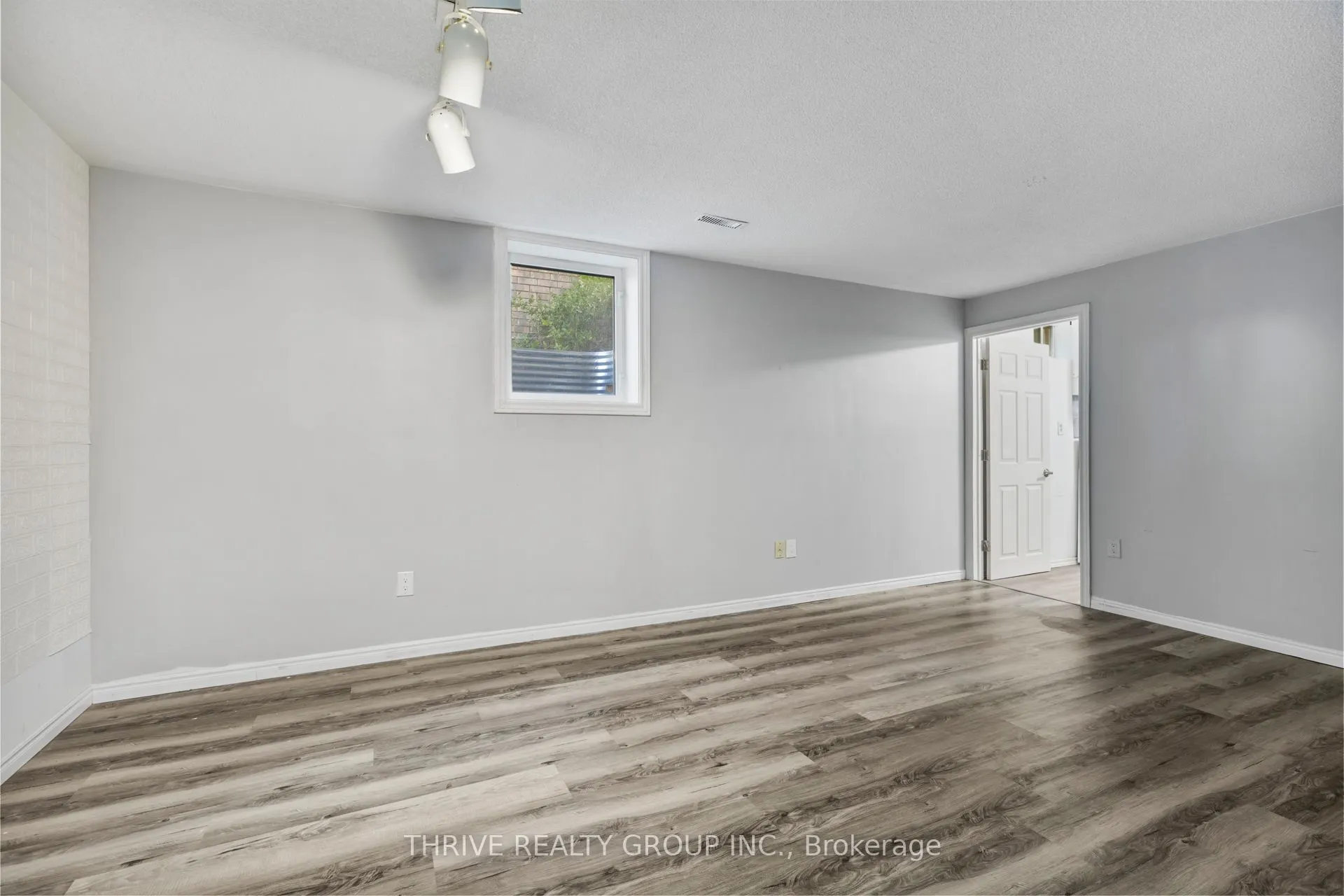 74 Erica Crescent