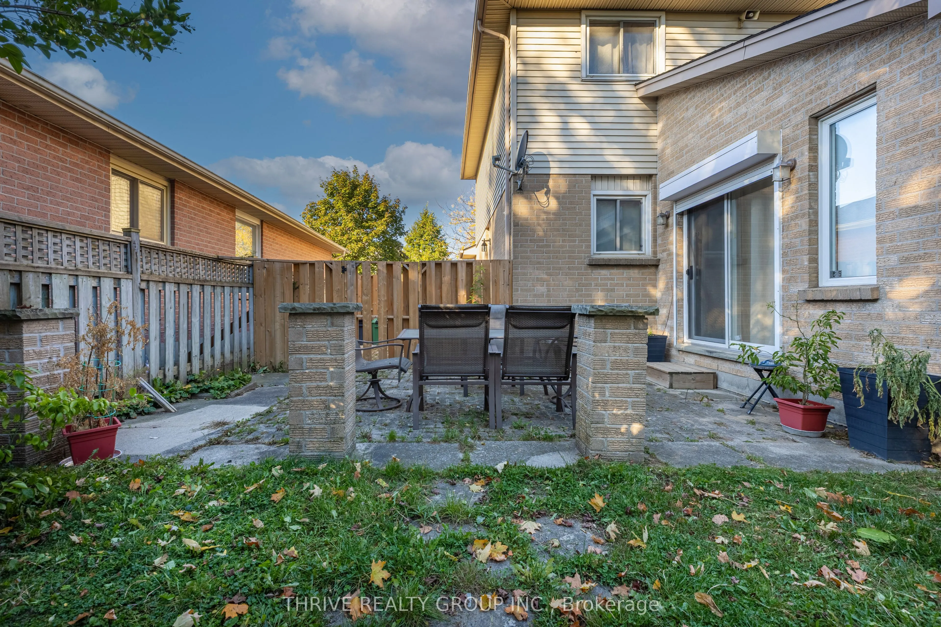 74 Erica Crescent