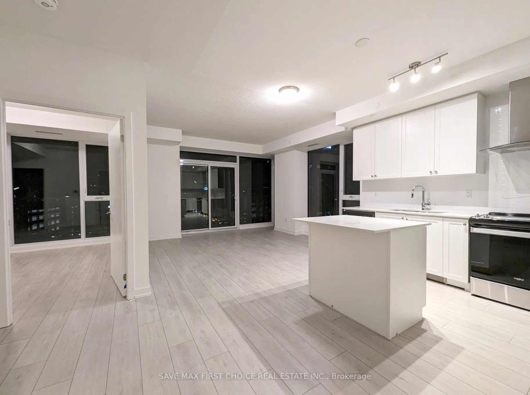55 Duke Street West, #608