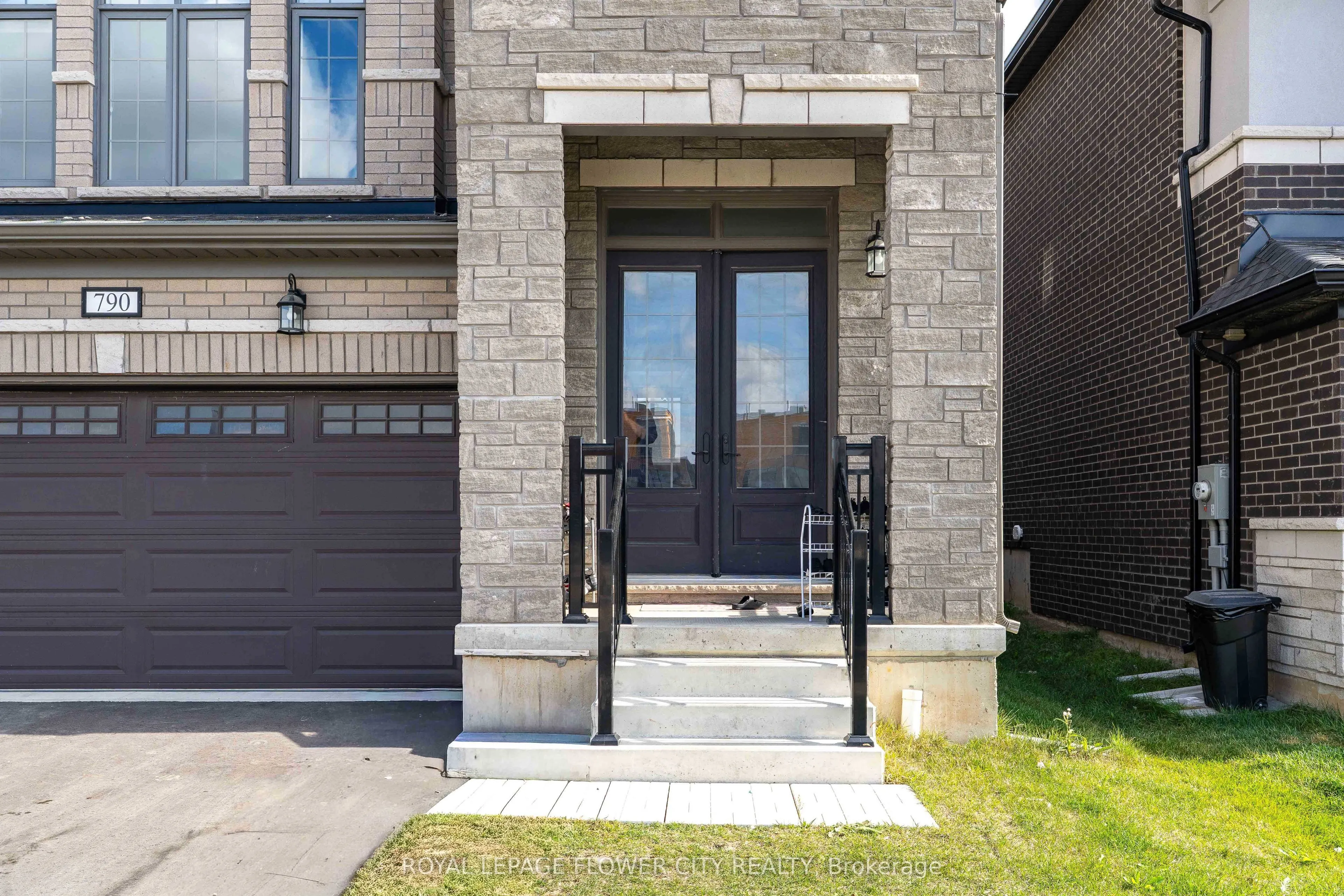 790 Sobeski Avenue