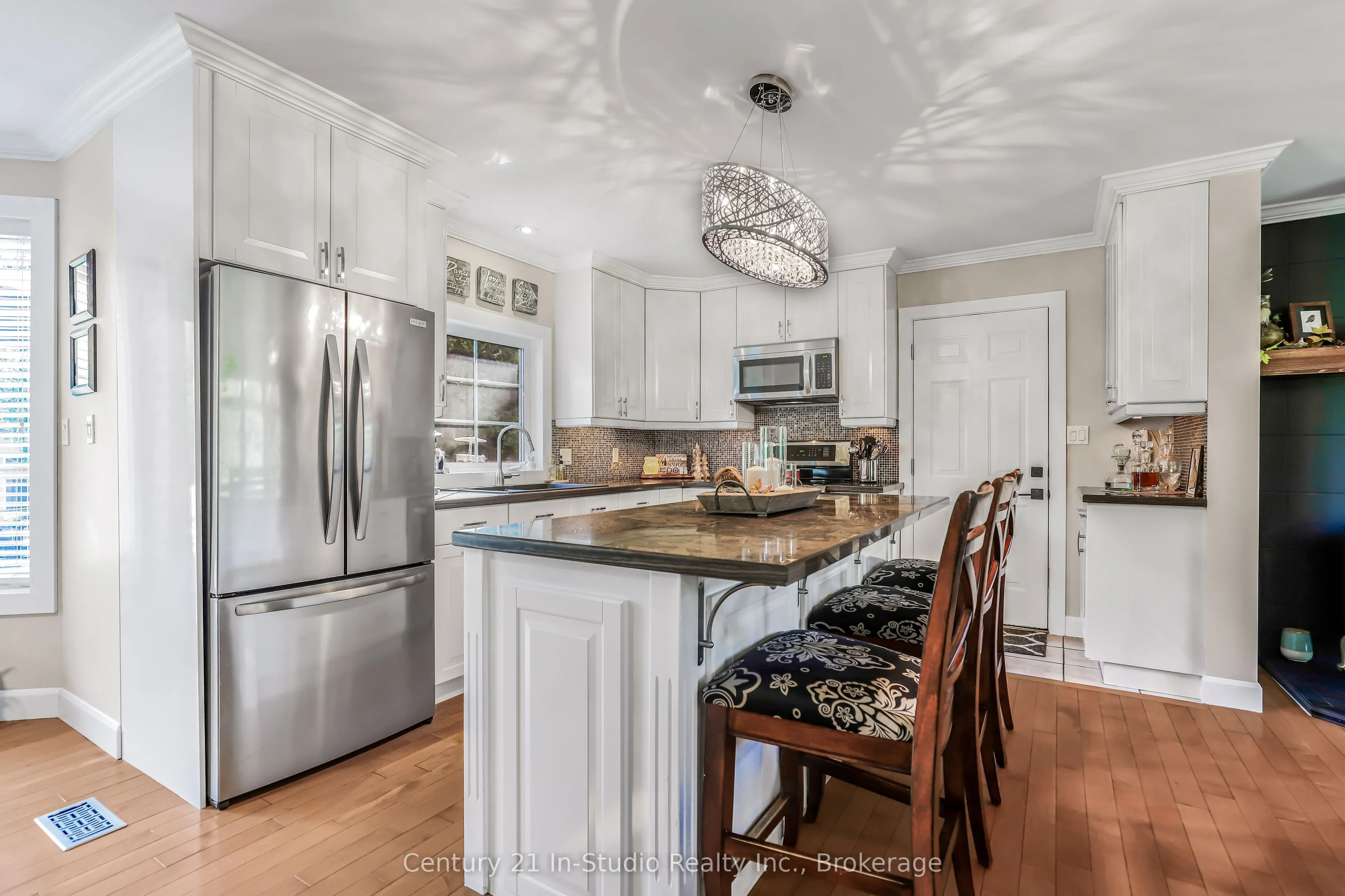 23 Pierce Street N