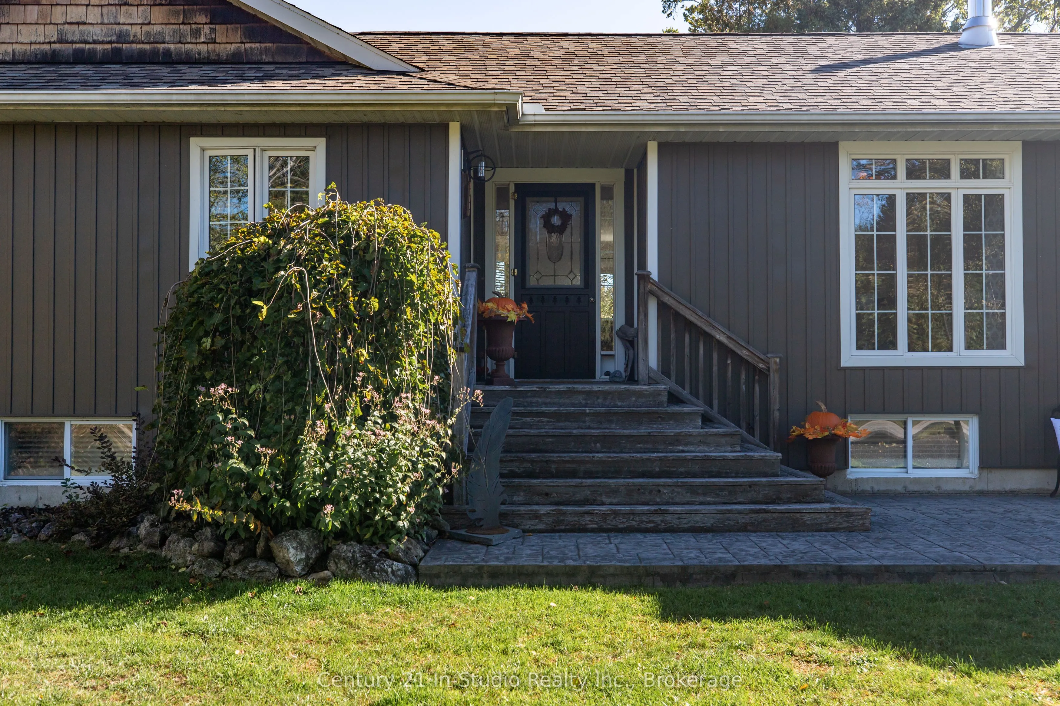 23 Pierce Street N
