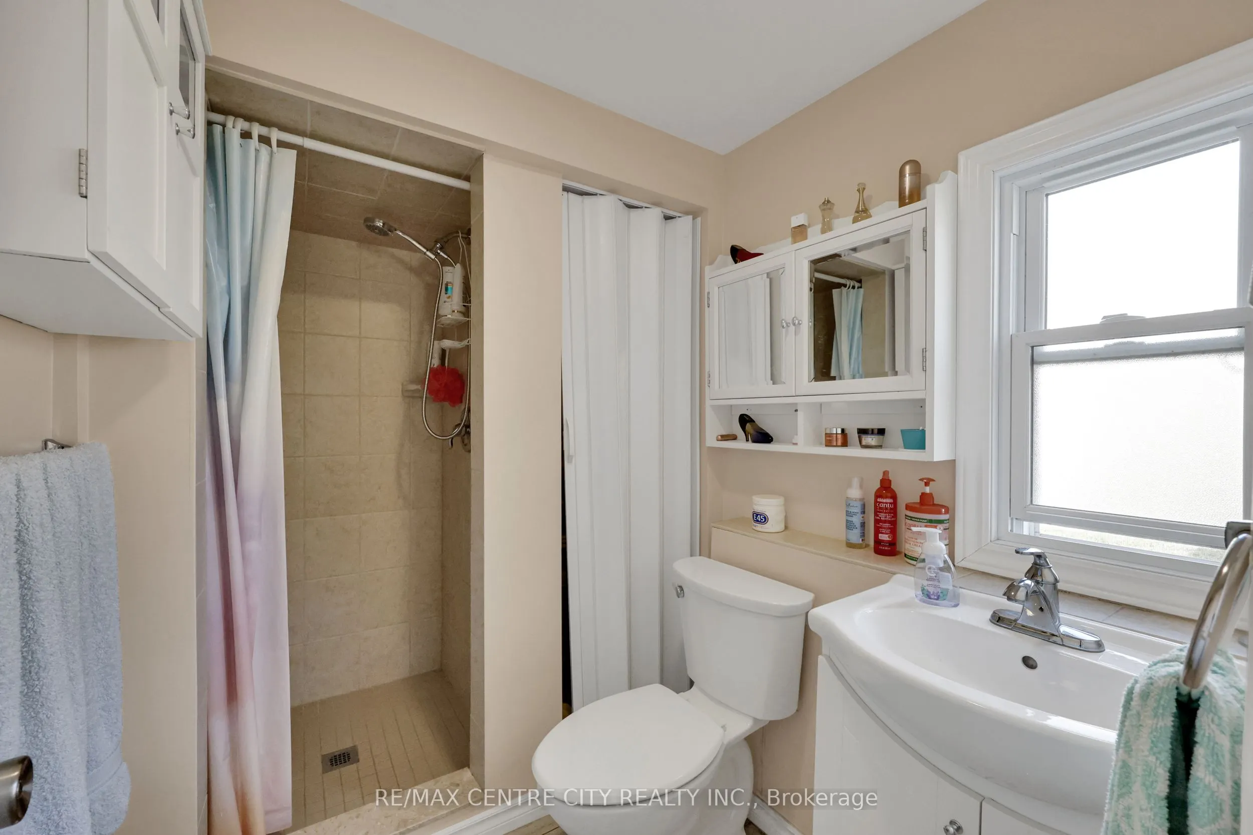 3143 Colin Street