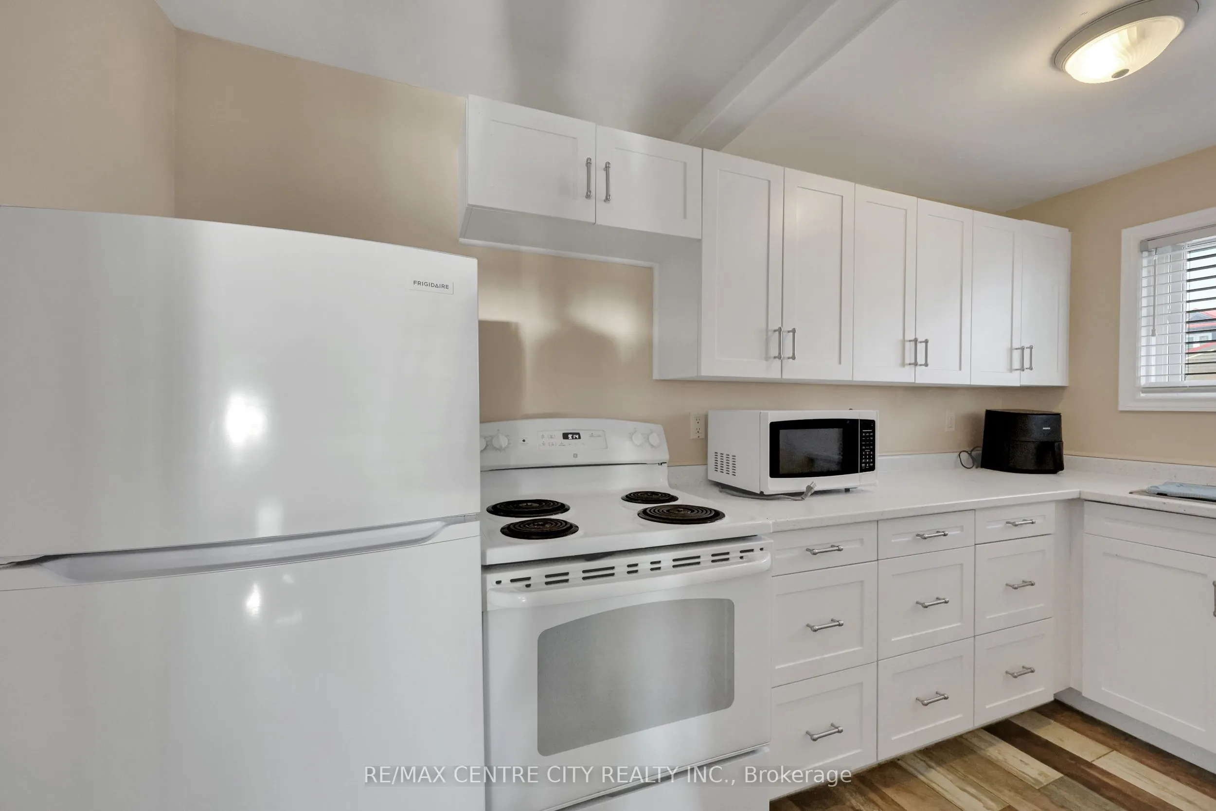 3143 Colin Street