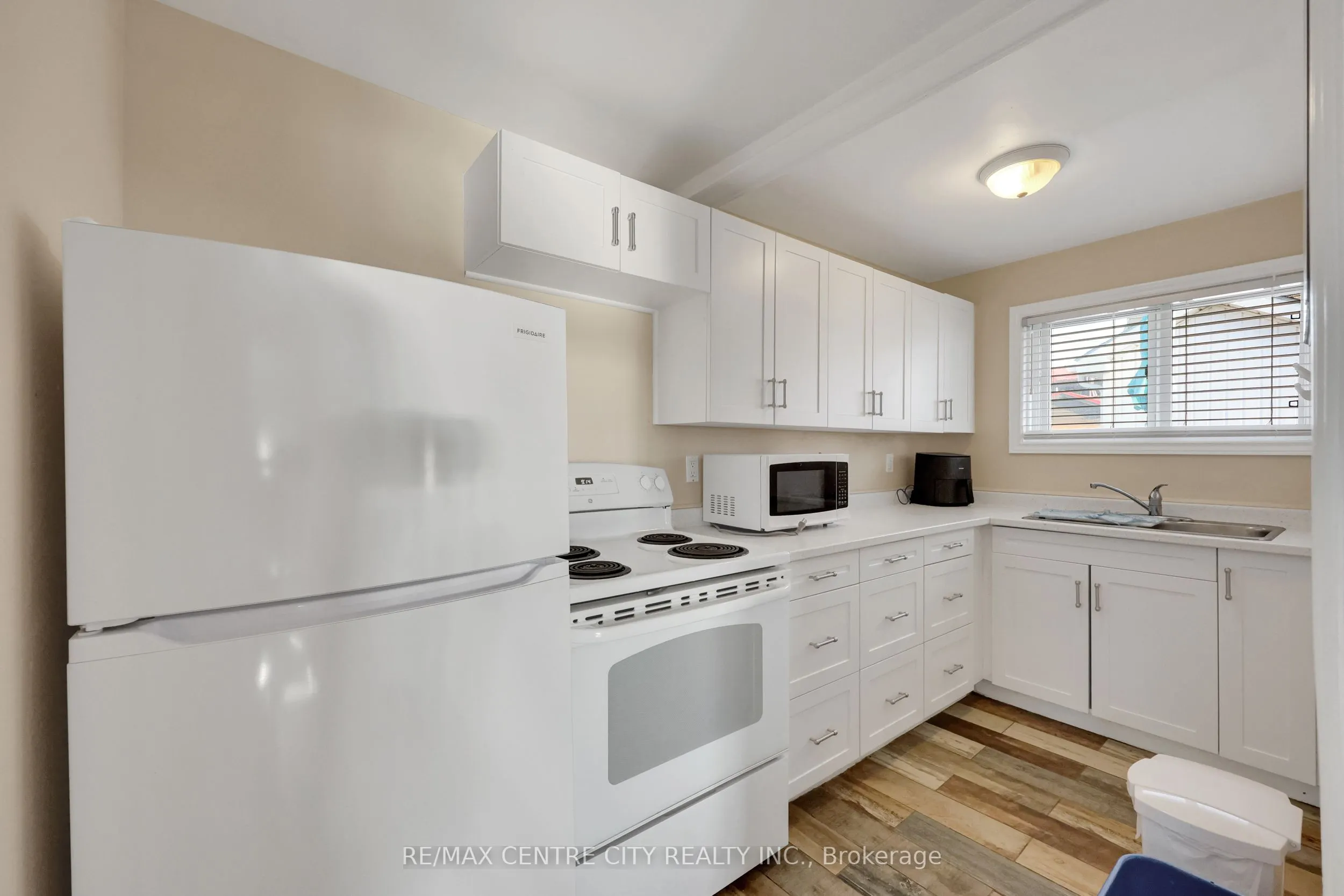 3143 Colin Street